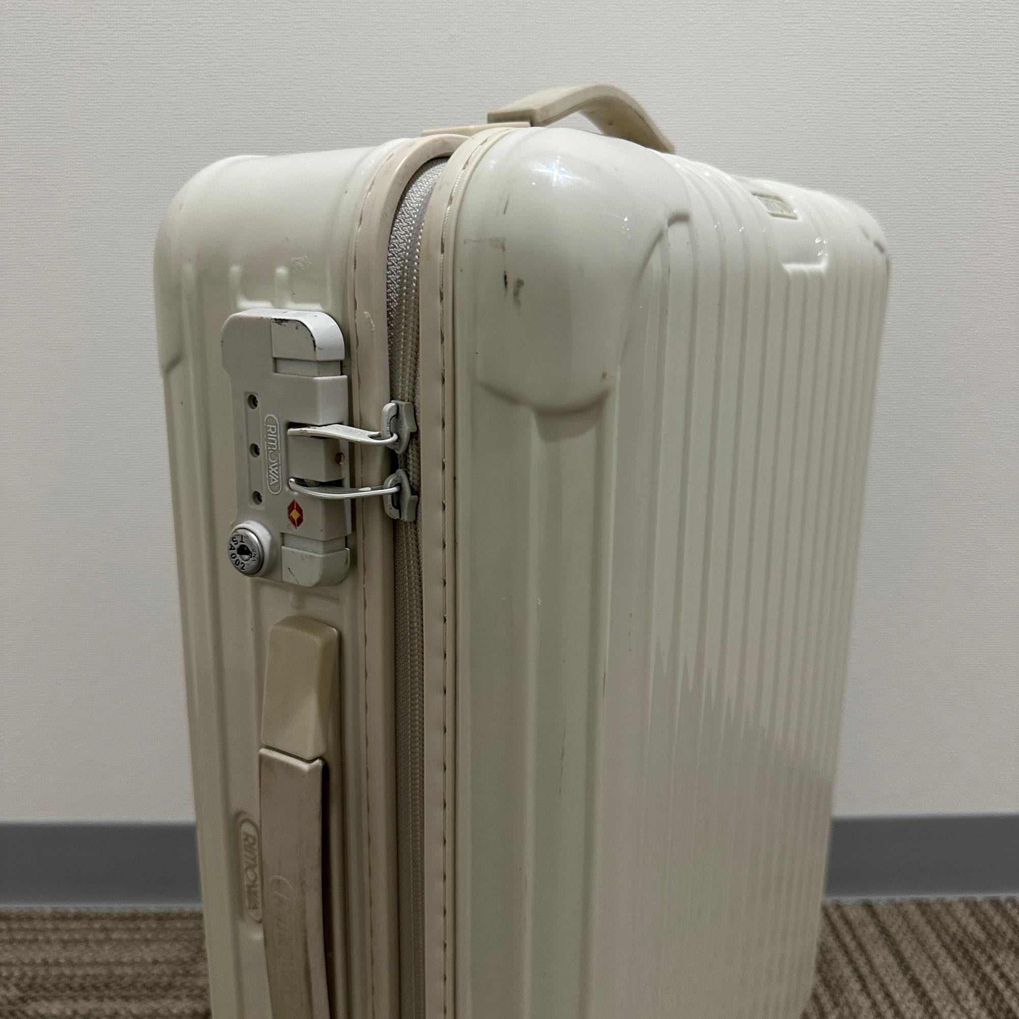 リモワ　ユナイテッドアローズ限定　サルサ　895.46-2　中古商品　32リットル　2輪