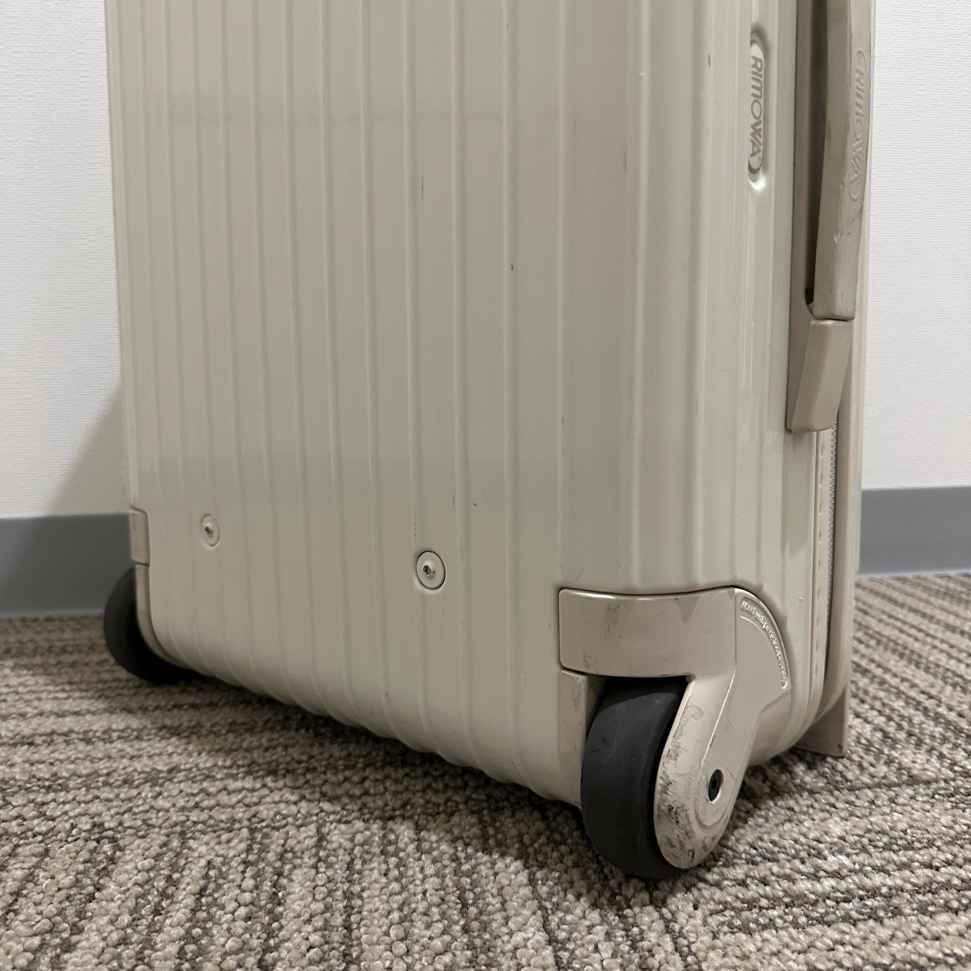 リモワ　ユナイテッドアローズ限定　サルサ　895.46-2　中古商品　32リットル　2輪