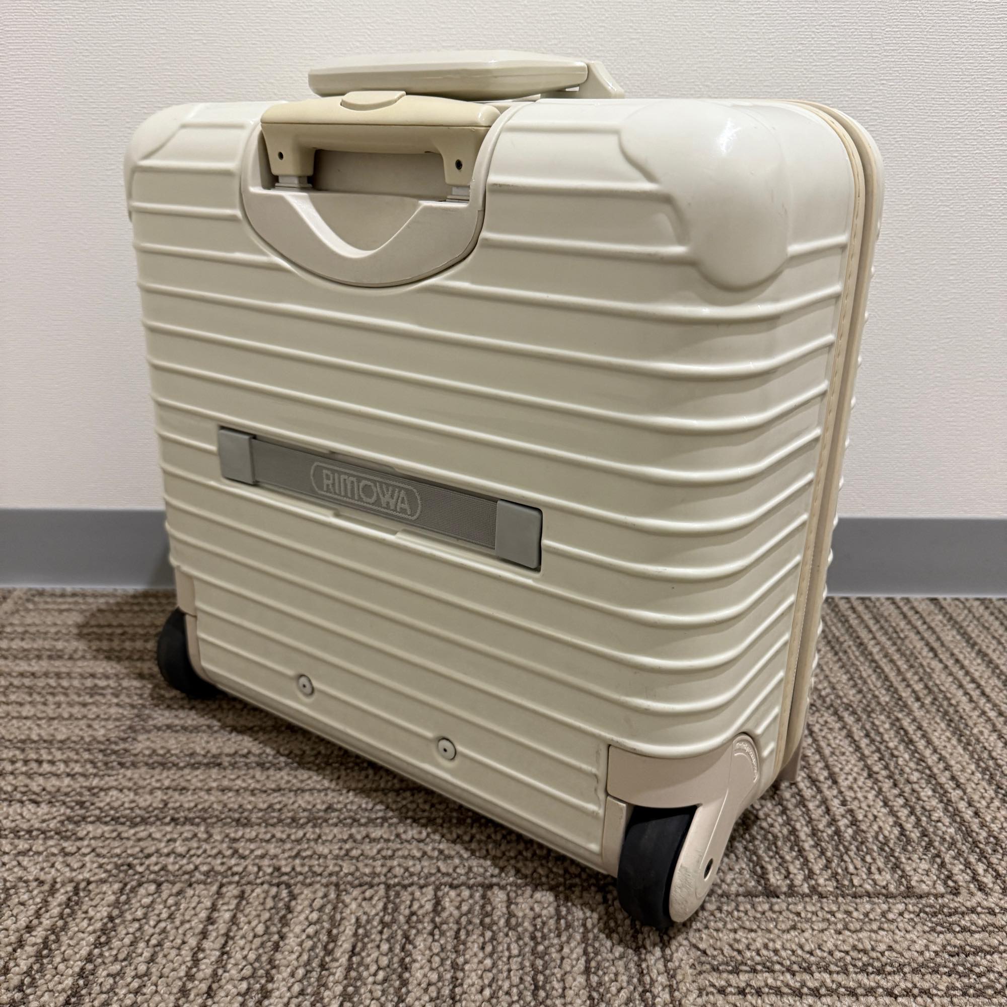 リモワ　ユナイテッドアローズ限定サルサ　895.47-2 　中古美品　20リットル　2輪