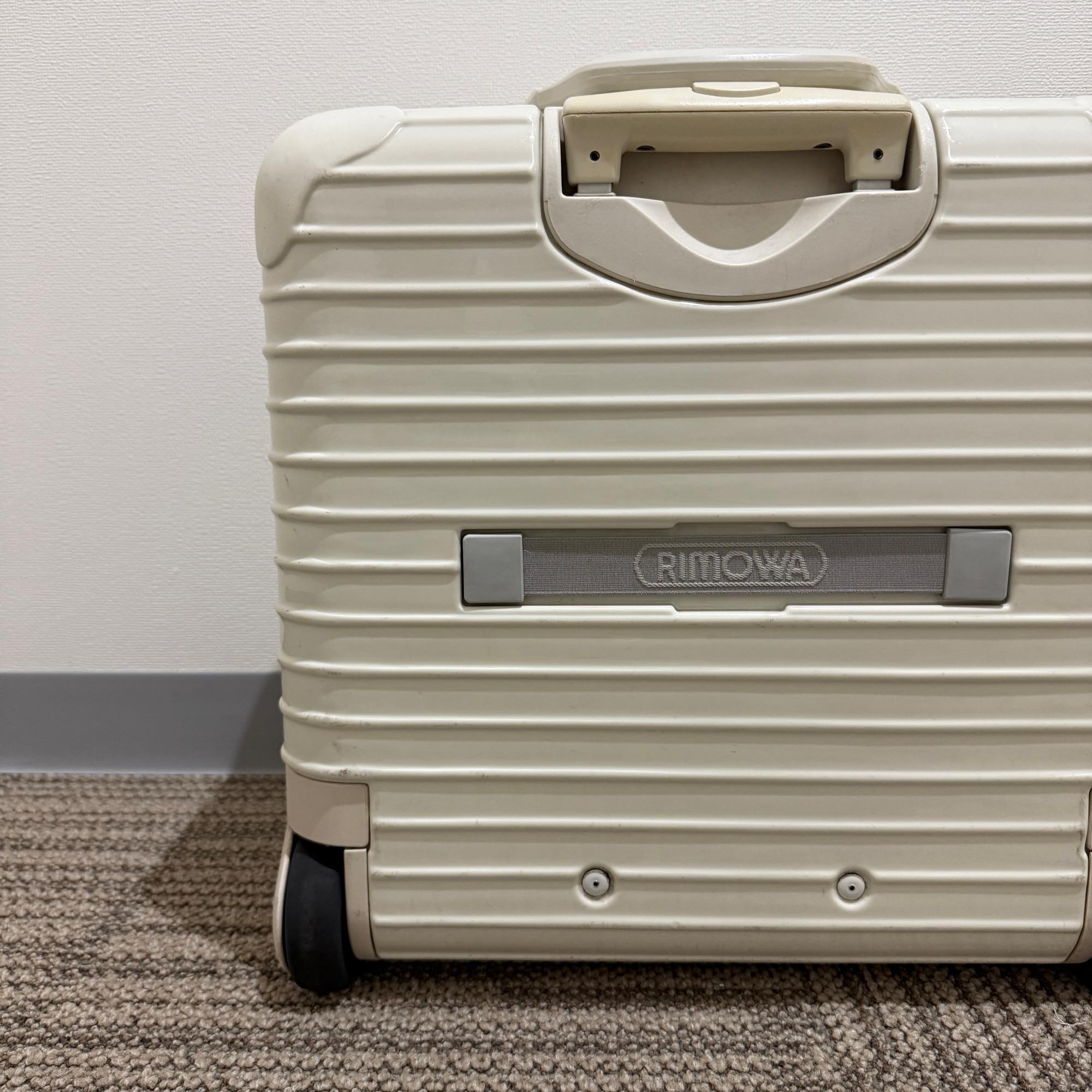 リモワ　ユナイテッドアローズ限定サルサ　895.47-2 　中古美品　20リットル　2輪