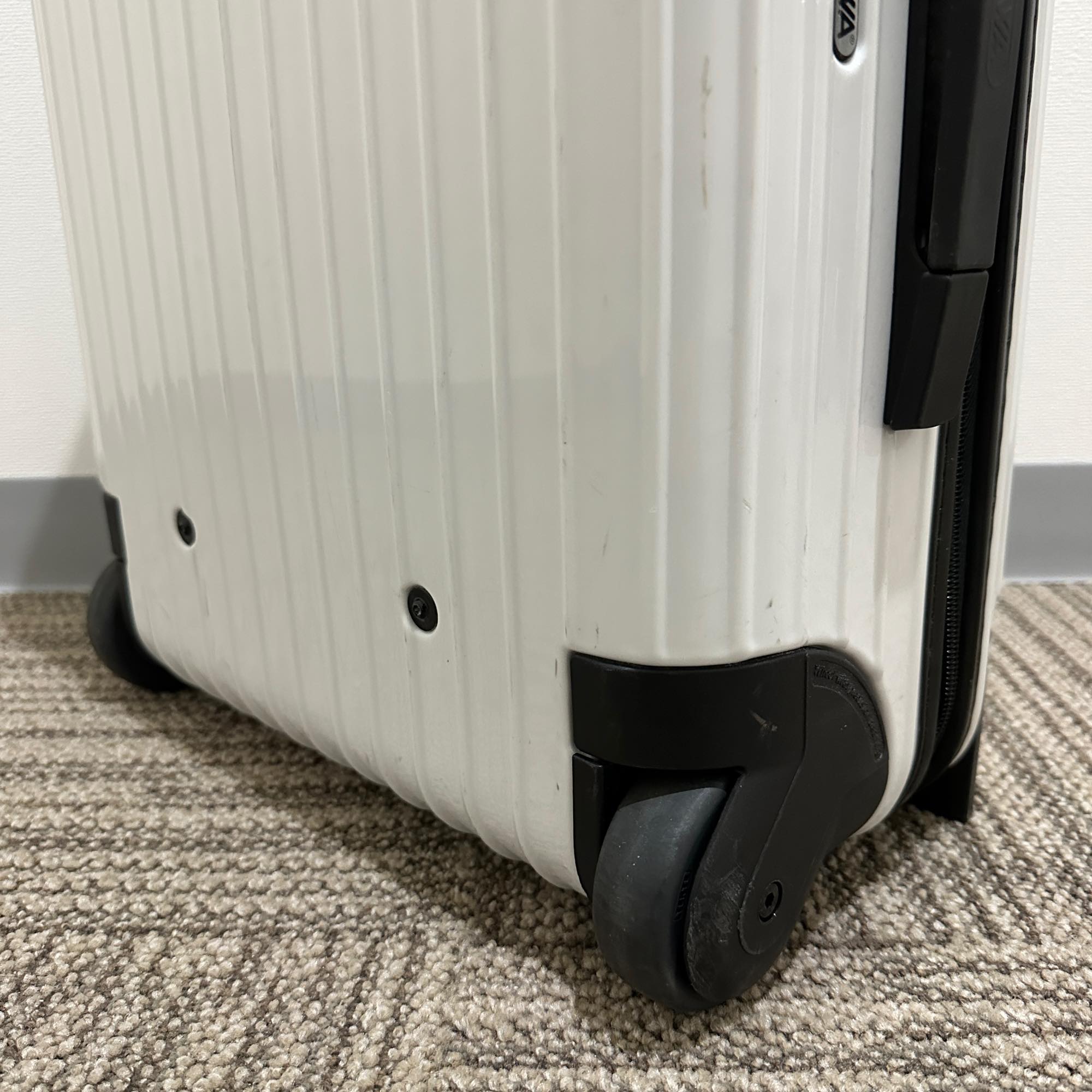 リモワ　サルサ　898.06-2　35リットル　中古美品　2輪