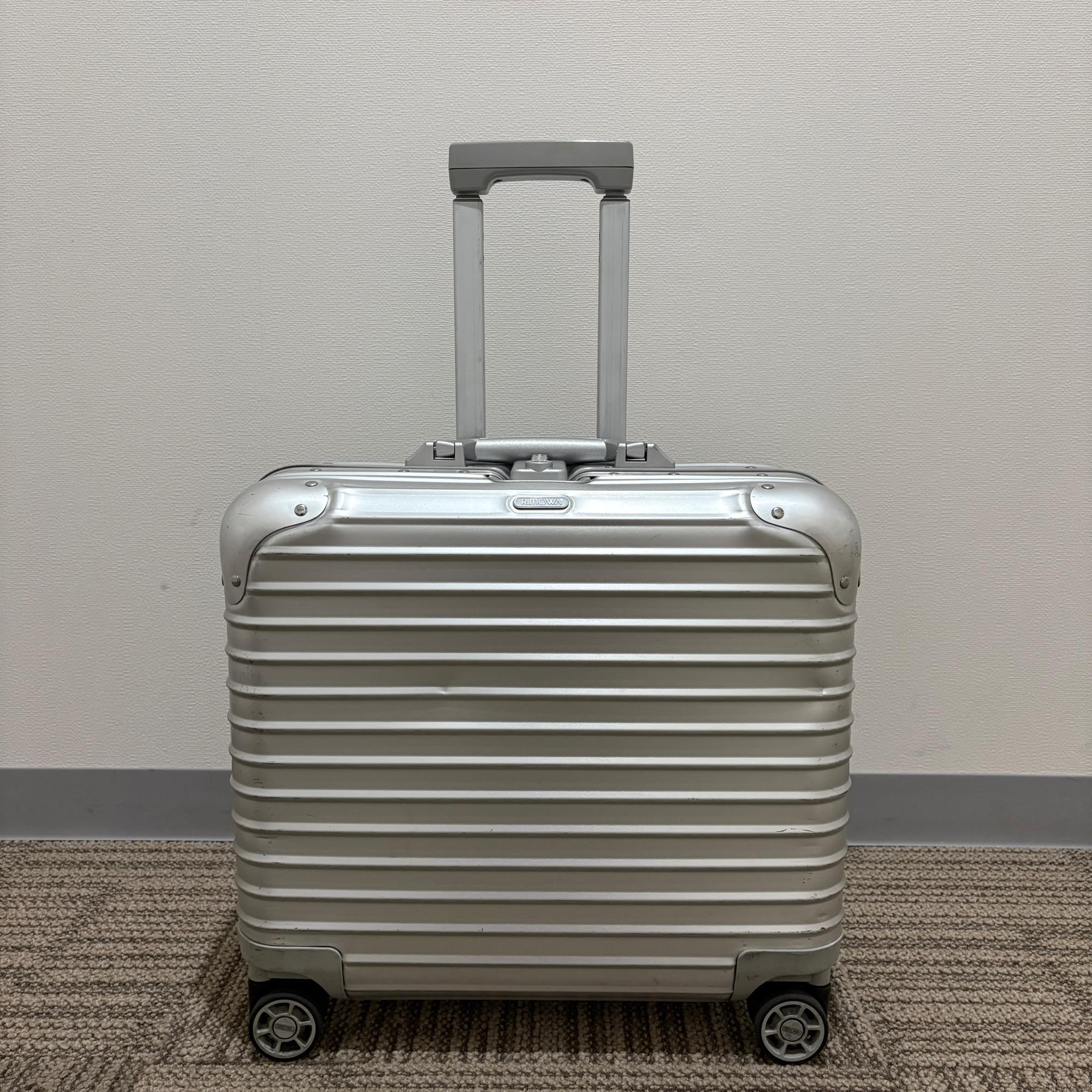 リモワ トパーズ　923.40-2　中古美品　26リットル　4輪
