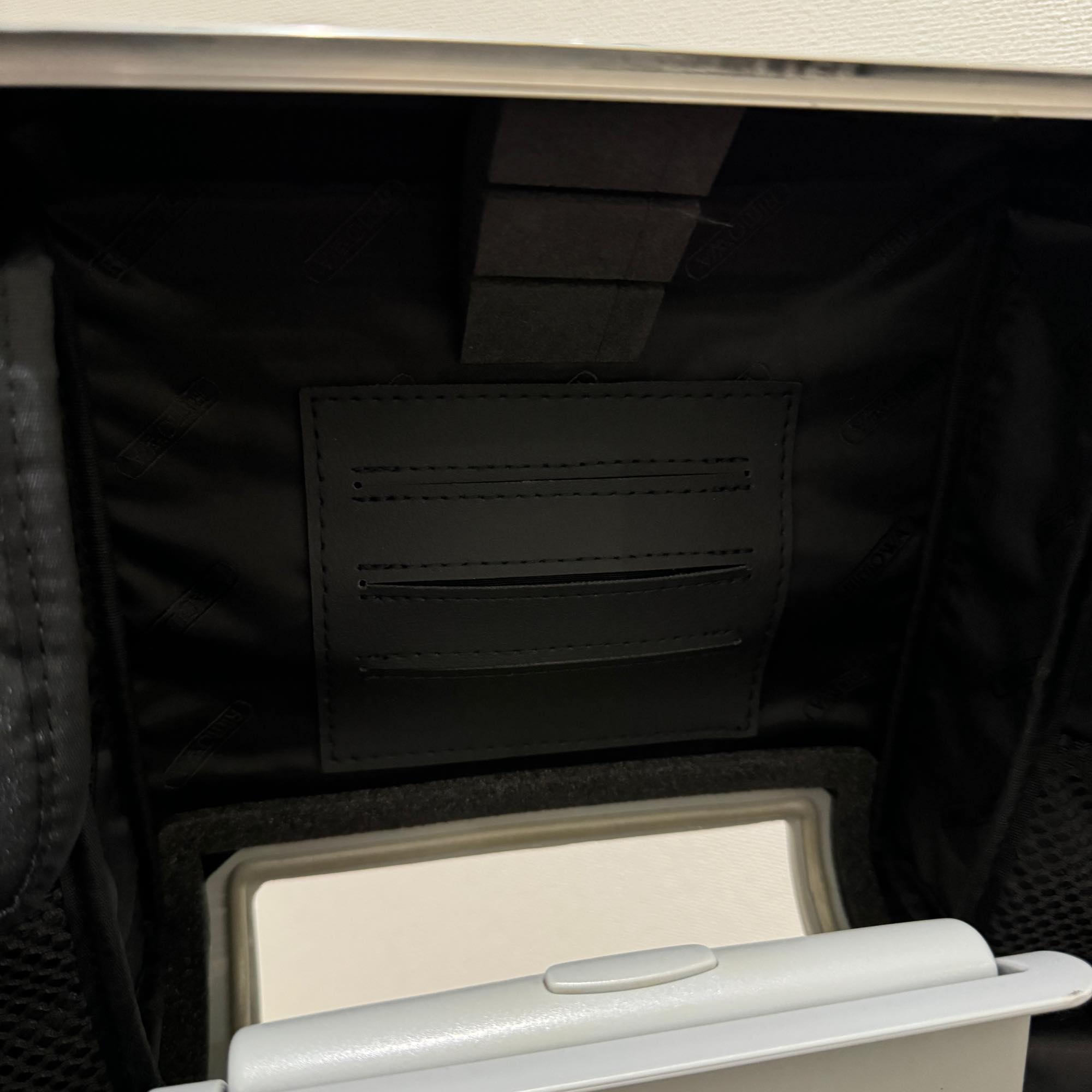 リモワ　パイロット　中古美品　923.50-2　34リットル　2輪