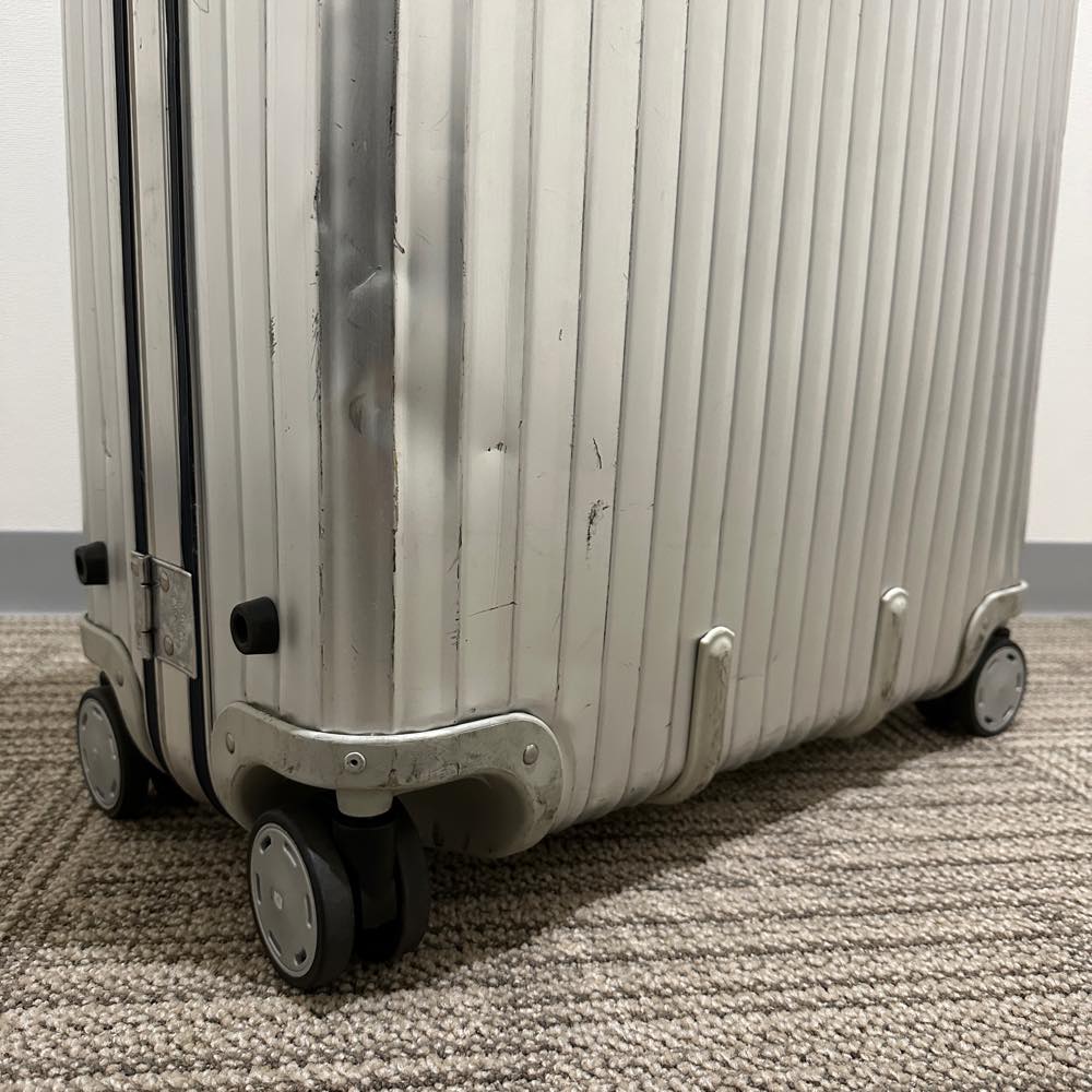 リモワ　シルバーインテグラル　中古品　U923.77-2　104リットル　4輪