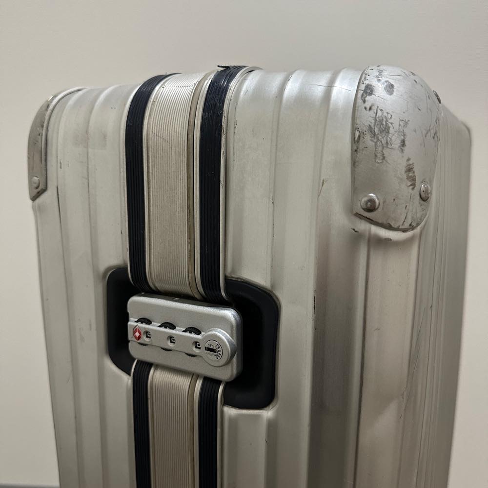 リモワ　シルバーインテグラル　中古品　U923.77-2　104リットル　4輪