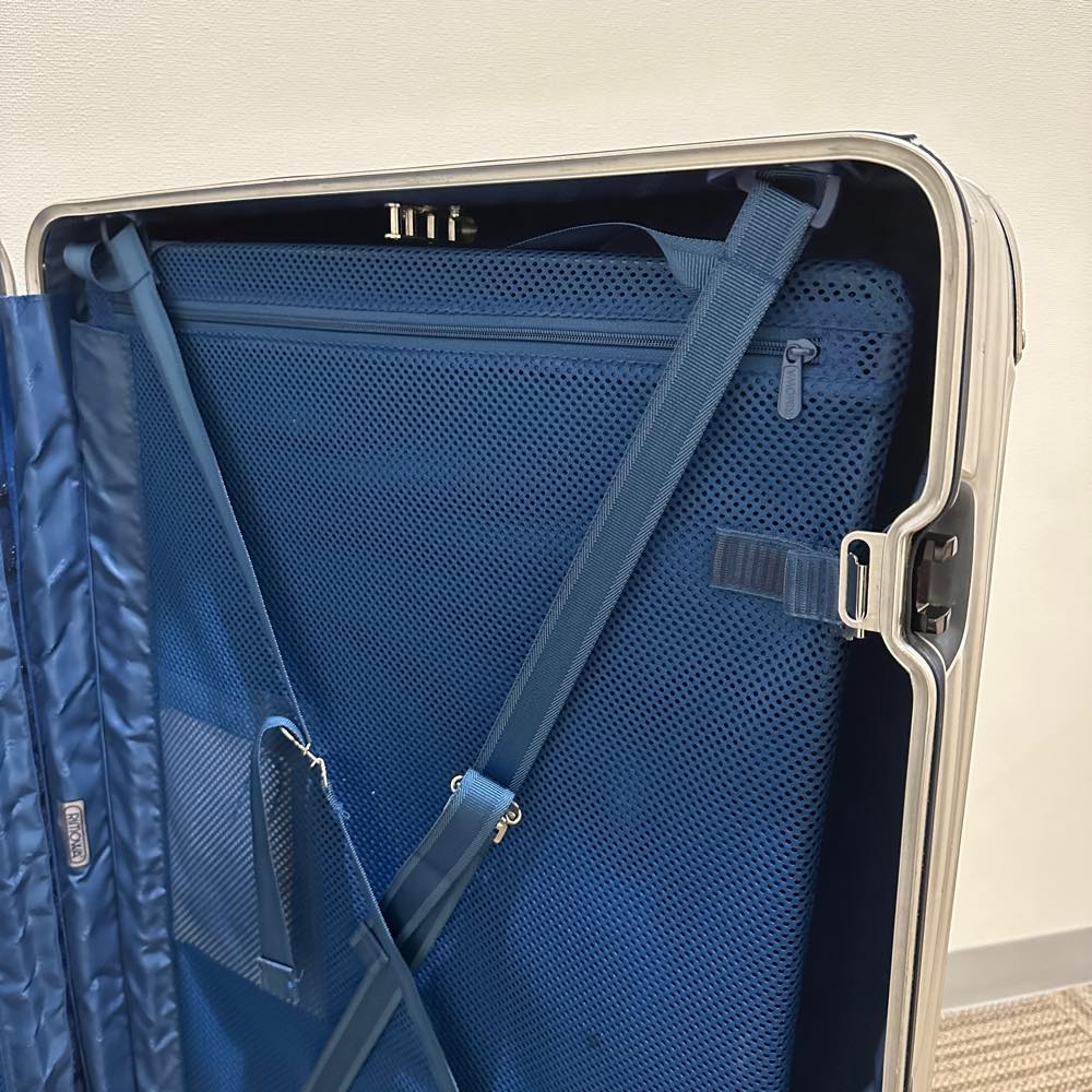 リモワ　シルバーインテグラル　中古品　U923.77-2　104リットル　4輪