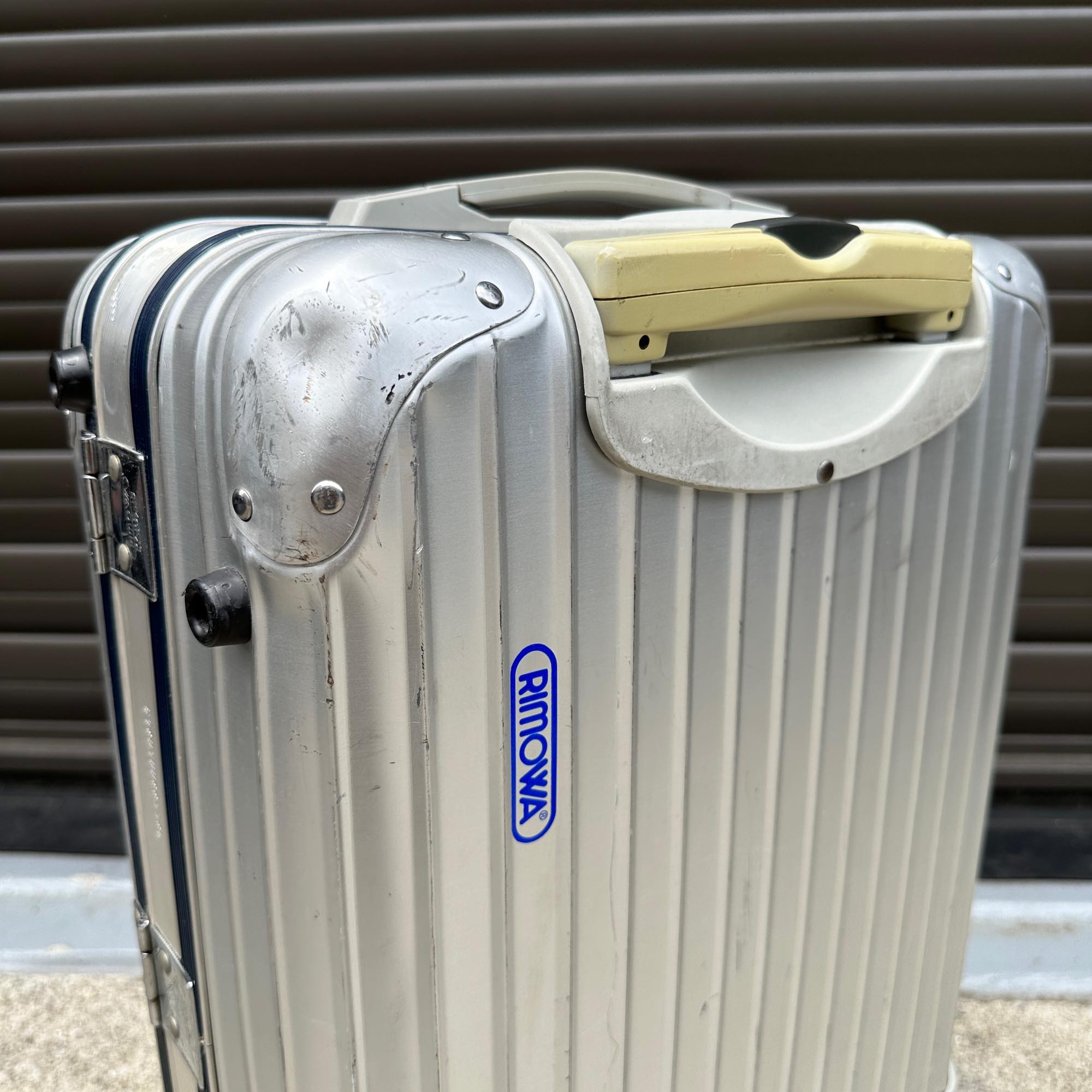 リモワ　シルバーインテグラル　925.52-2　35リットル　中古商品　2輪