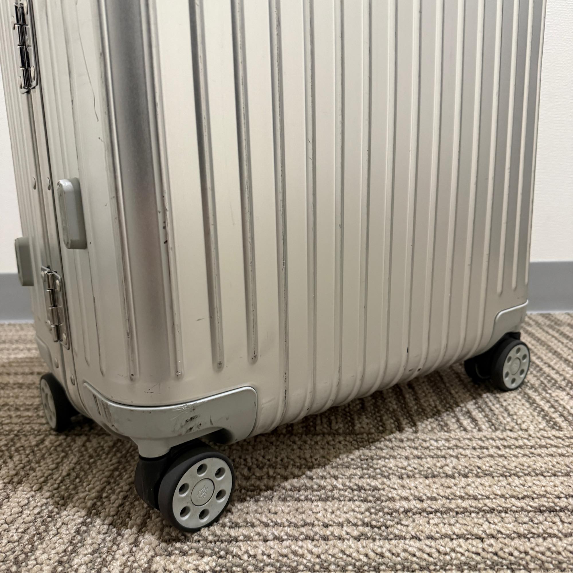リモワ　オリジナル 925.56-2　キャビンプラス　中古美品　45リットル　4輪