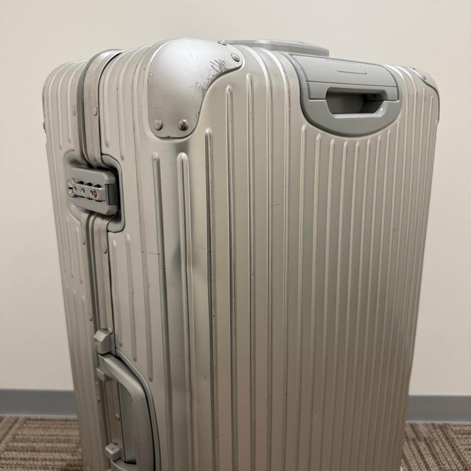 リモワ　オリジナル　チェックインL　925.73.00.4-2　シルバー　中古商品　86リットル　4輪