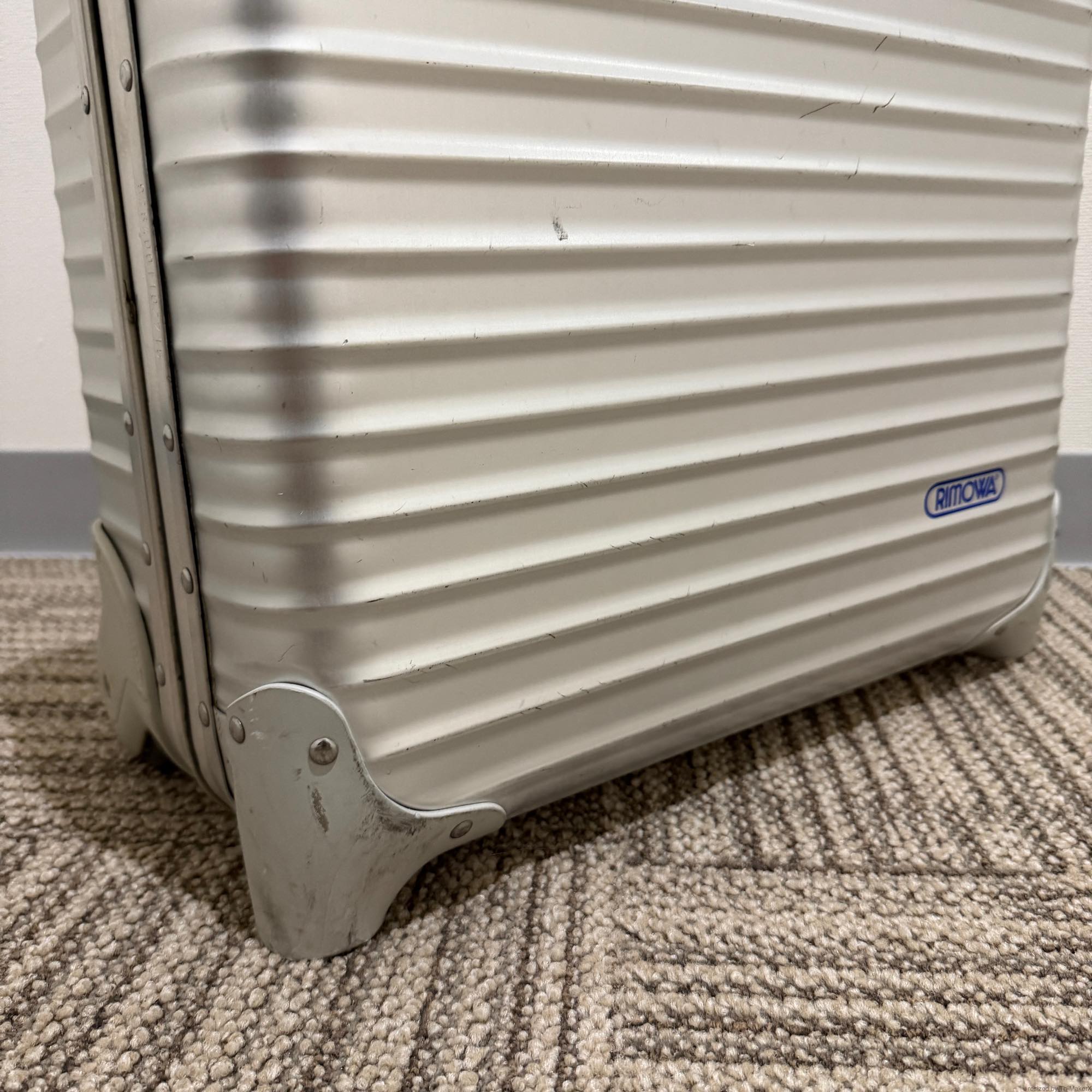 リモワ　トパーズ　中古商品　U928.40-2　23リットル　2輪