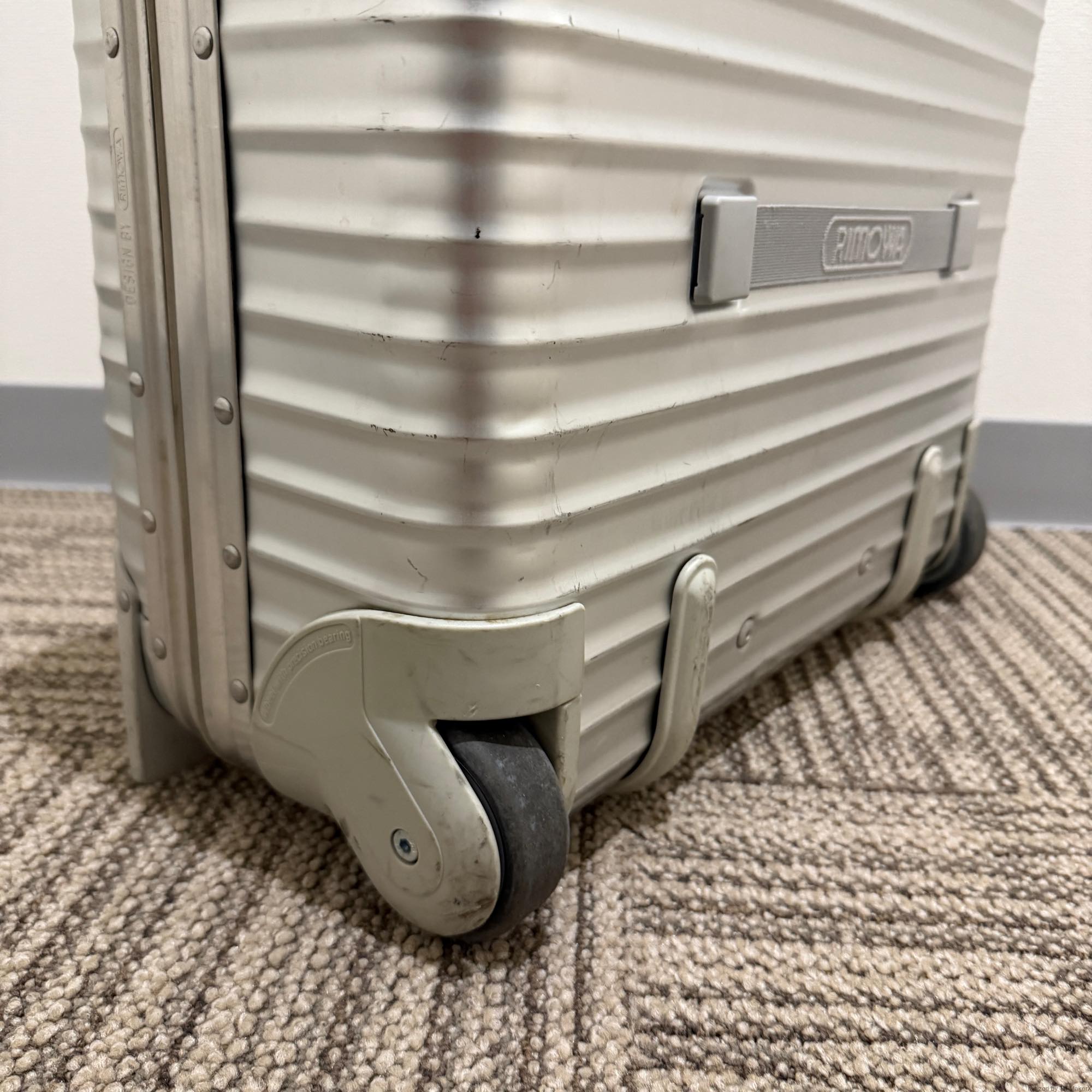 リモワ　トパーズ　中古商品　U928.40-2　23リットル　2輪