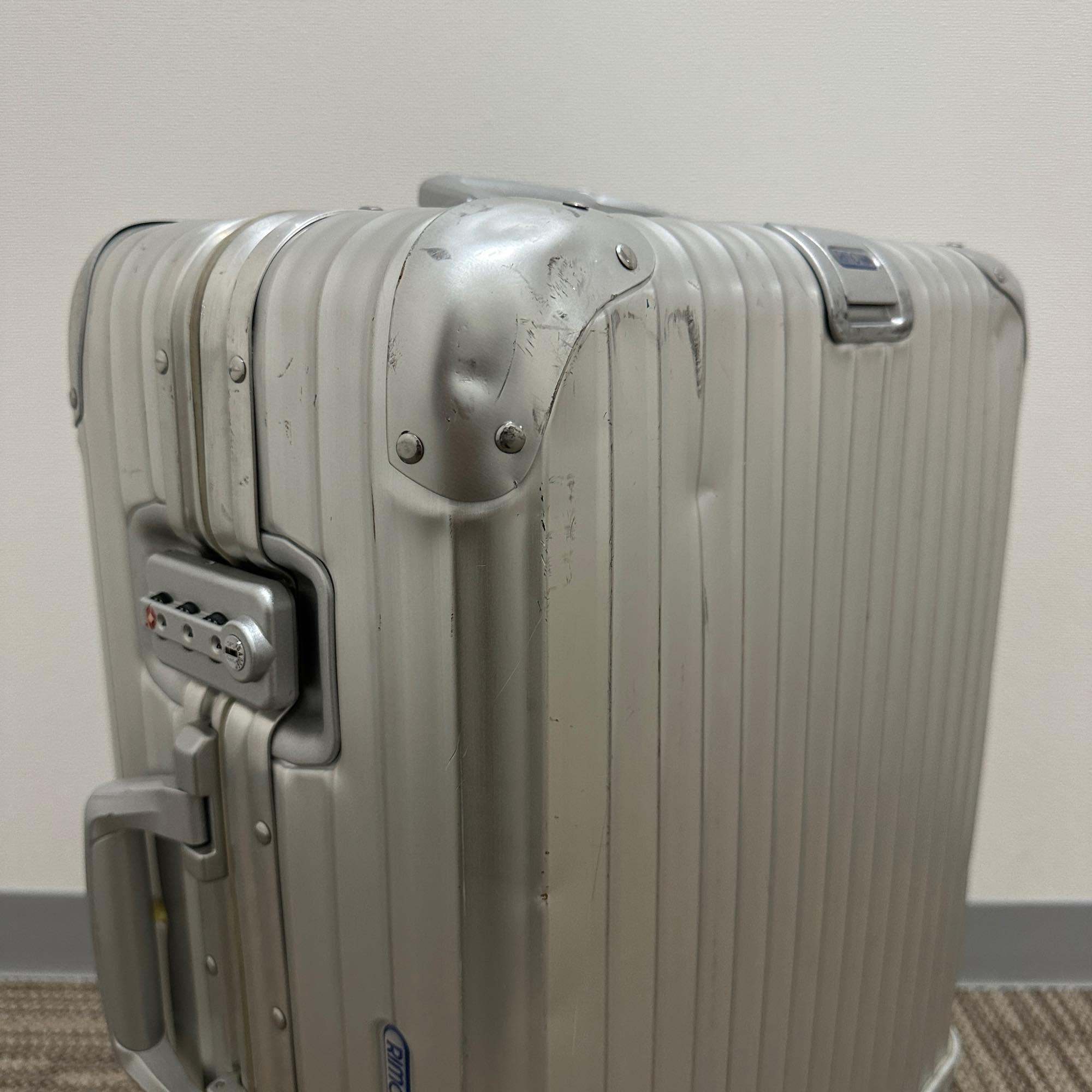リモワ　トパーズ　932.56-2　中古商品　45リットル　4輪