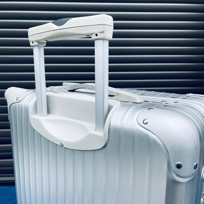 リモワ　トパーズ　U2-932.63 　中古商品　64リットル　4輪