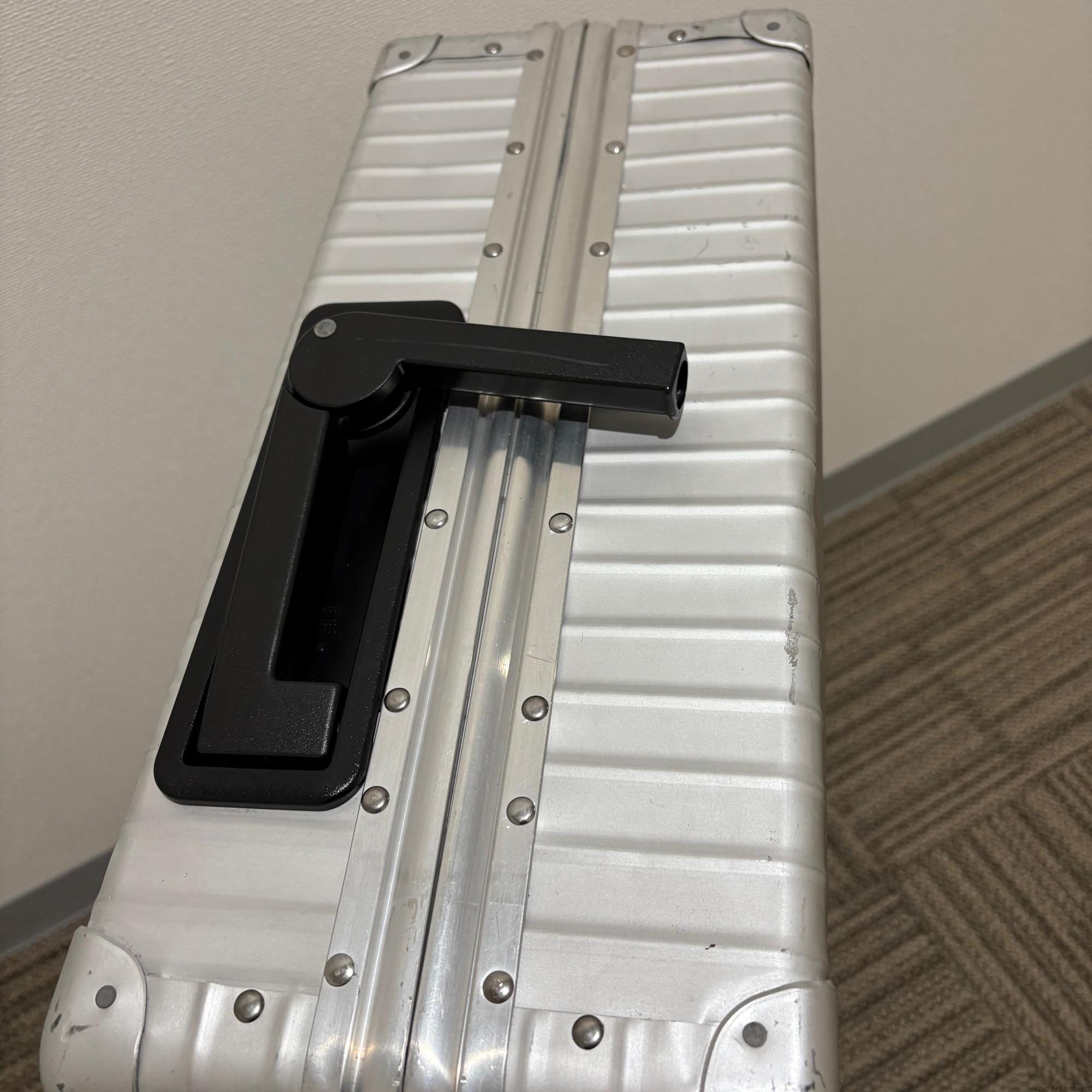 リモワ　ジュラルミン　中古商品　U957.70-2　2輪
