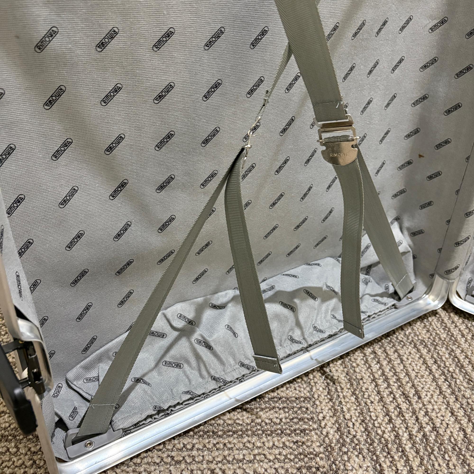 リモワ　ジュラルミン　中古商品　U957.70-2　2輪