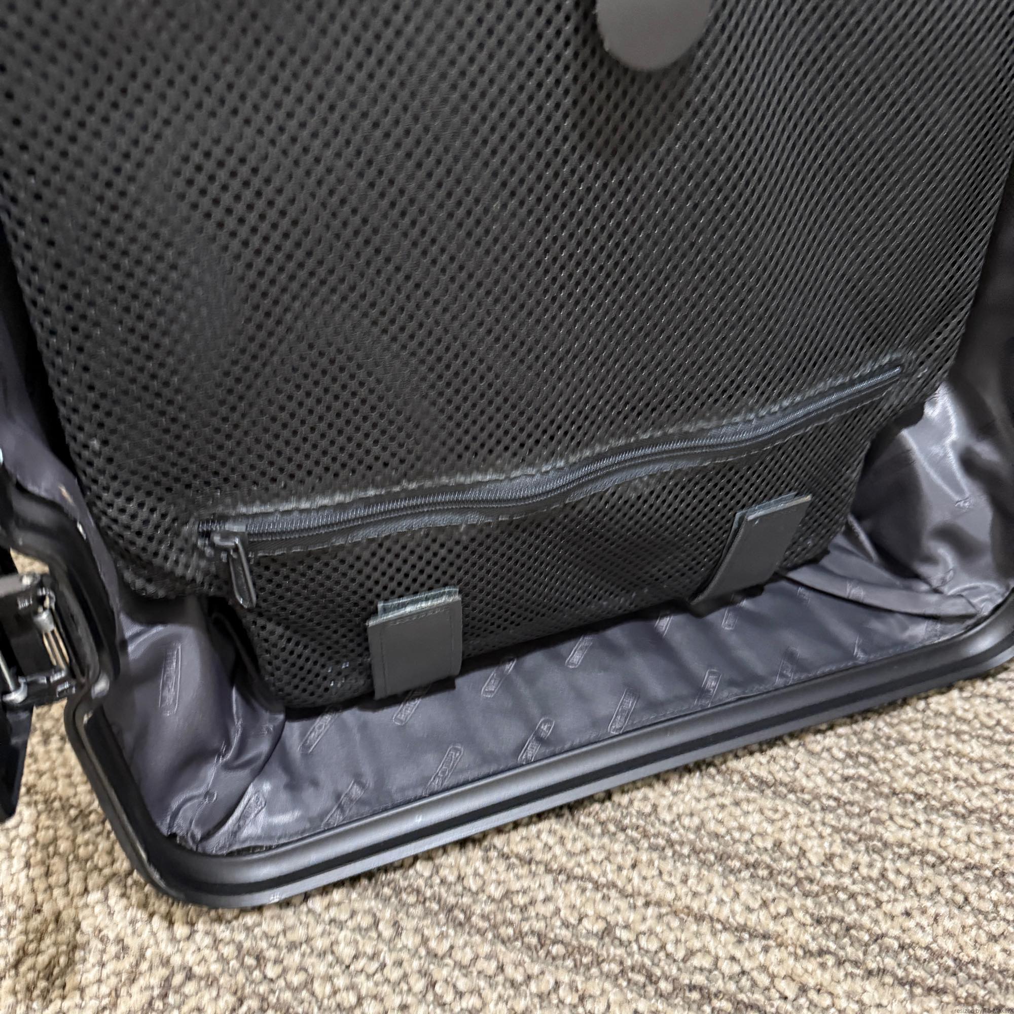 リモワ　トパーズ ステルス　986.11-2　32リットル　中古商品　2輪
