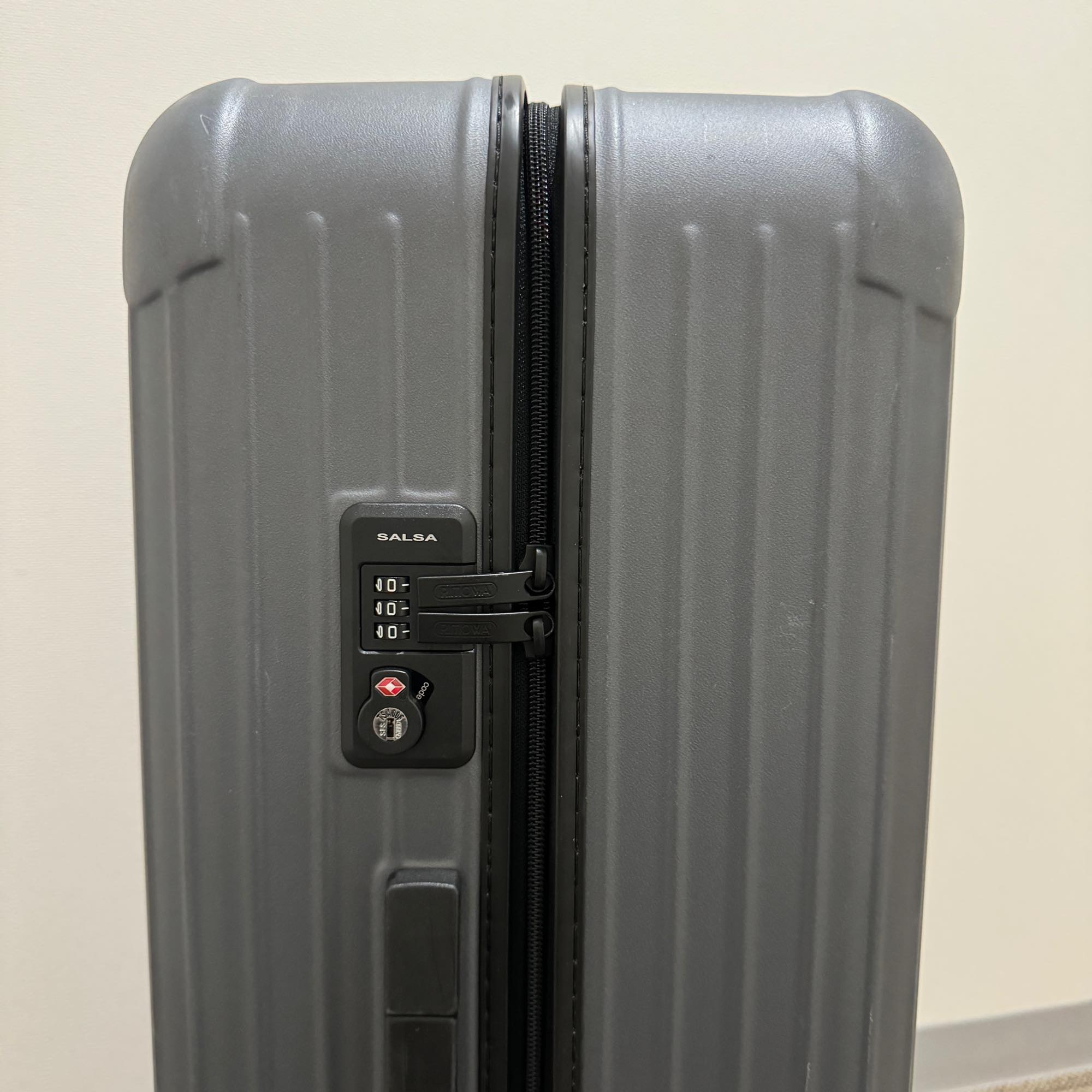 リモワ　サルサ　810.73-3　中古美品　98リットル　4輪