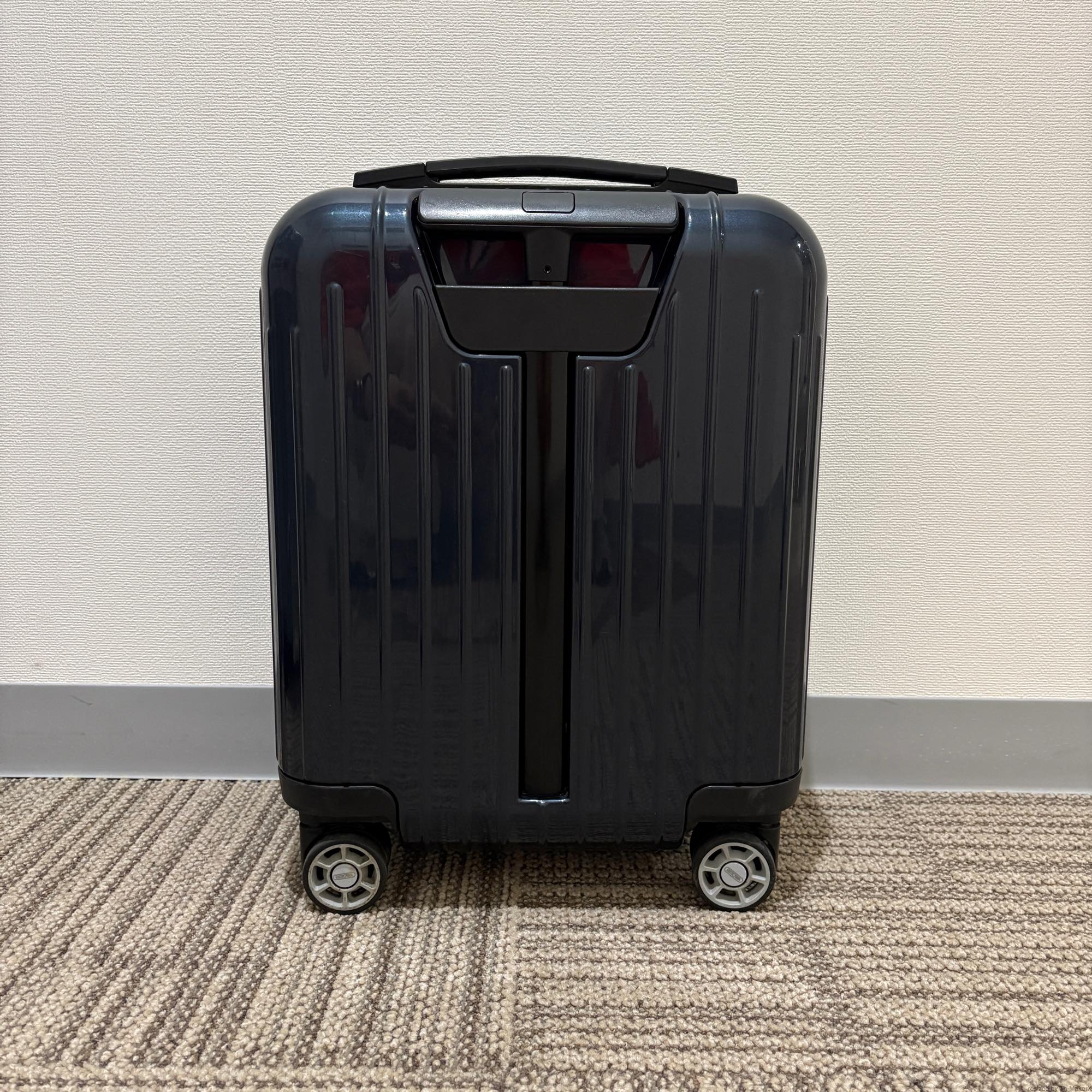 リモワ　サルサ エアー　820.42.25.4-3　中古美品　22リットル　4輪