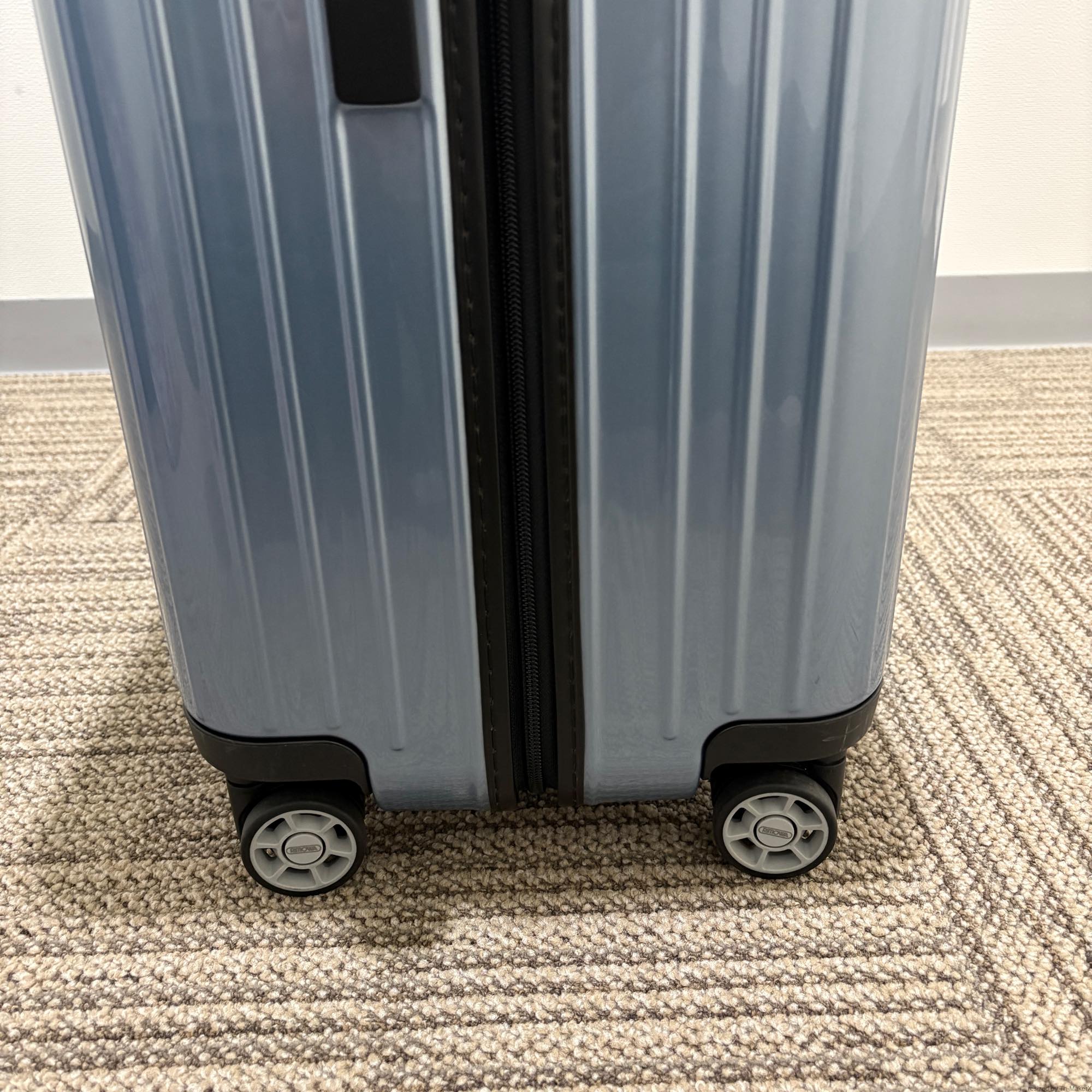 リモワ　サルサ エアー　820.77-3　105リットル　中古美品　4輪