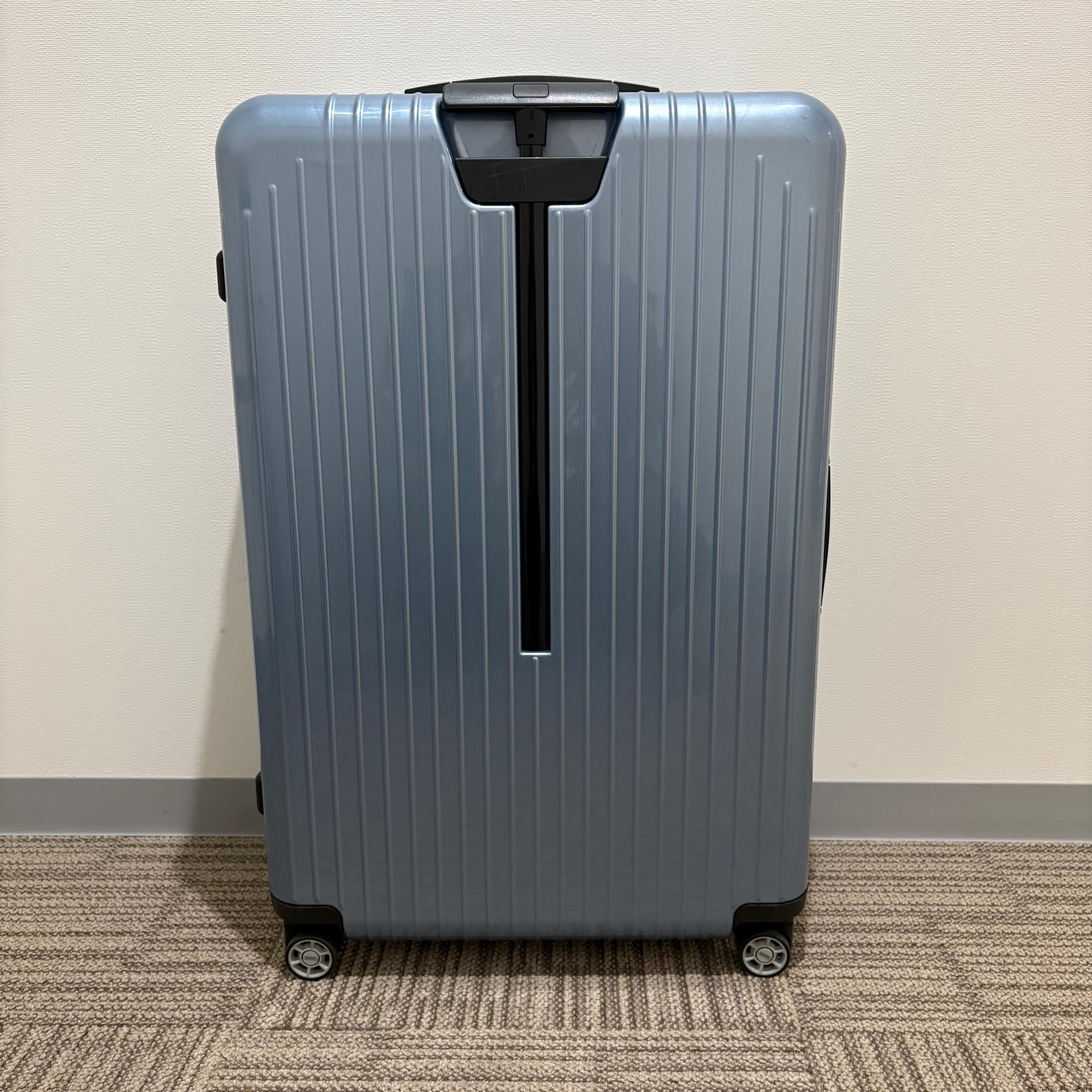 リモワ　サルサ エアー　820.77-3　105リットル　中古美品　4輪