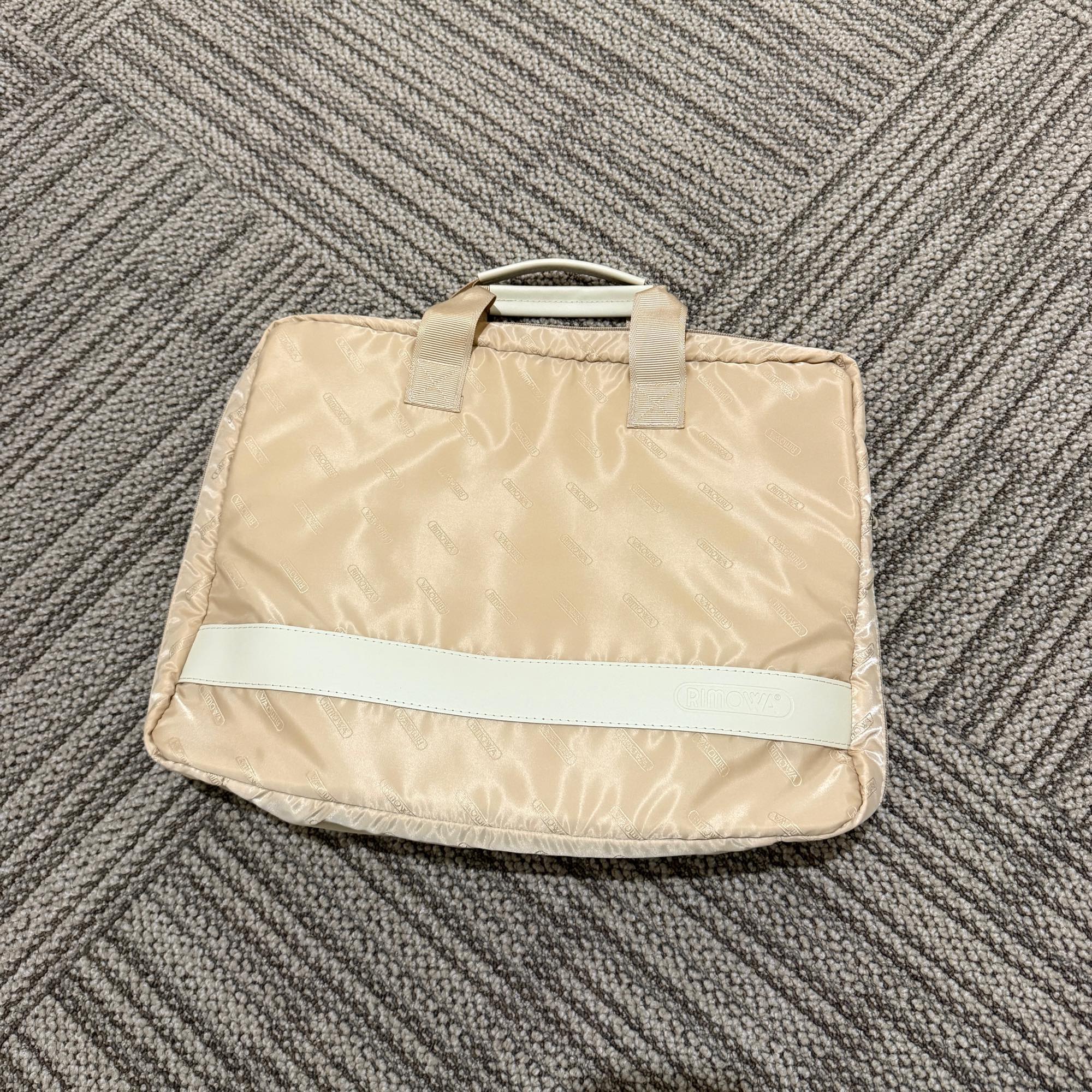 リモワ　サルサ デラックス　中古美品　830.40-3　29リットル　4輪