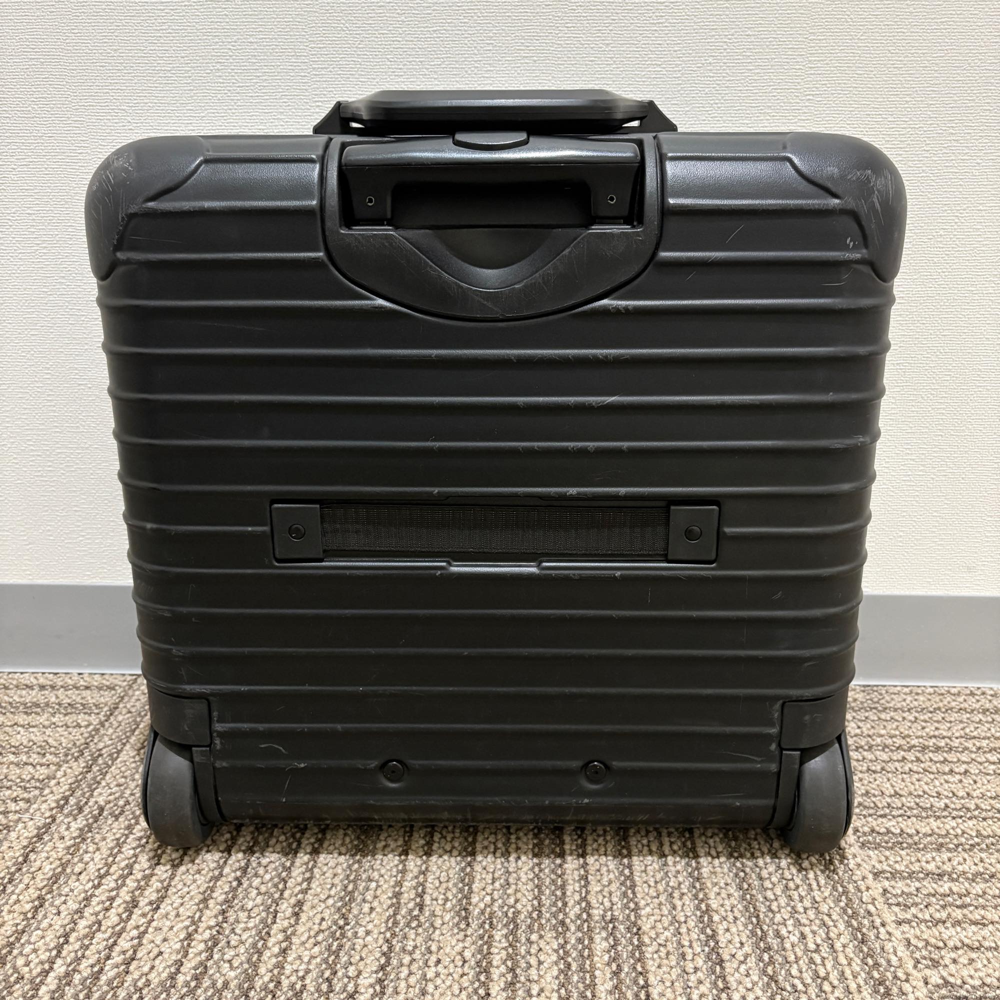 リモワ　サルサ　833.40-3　中古美品　25リットル　2輪