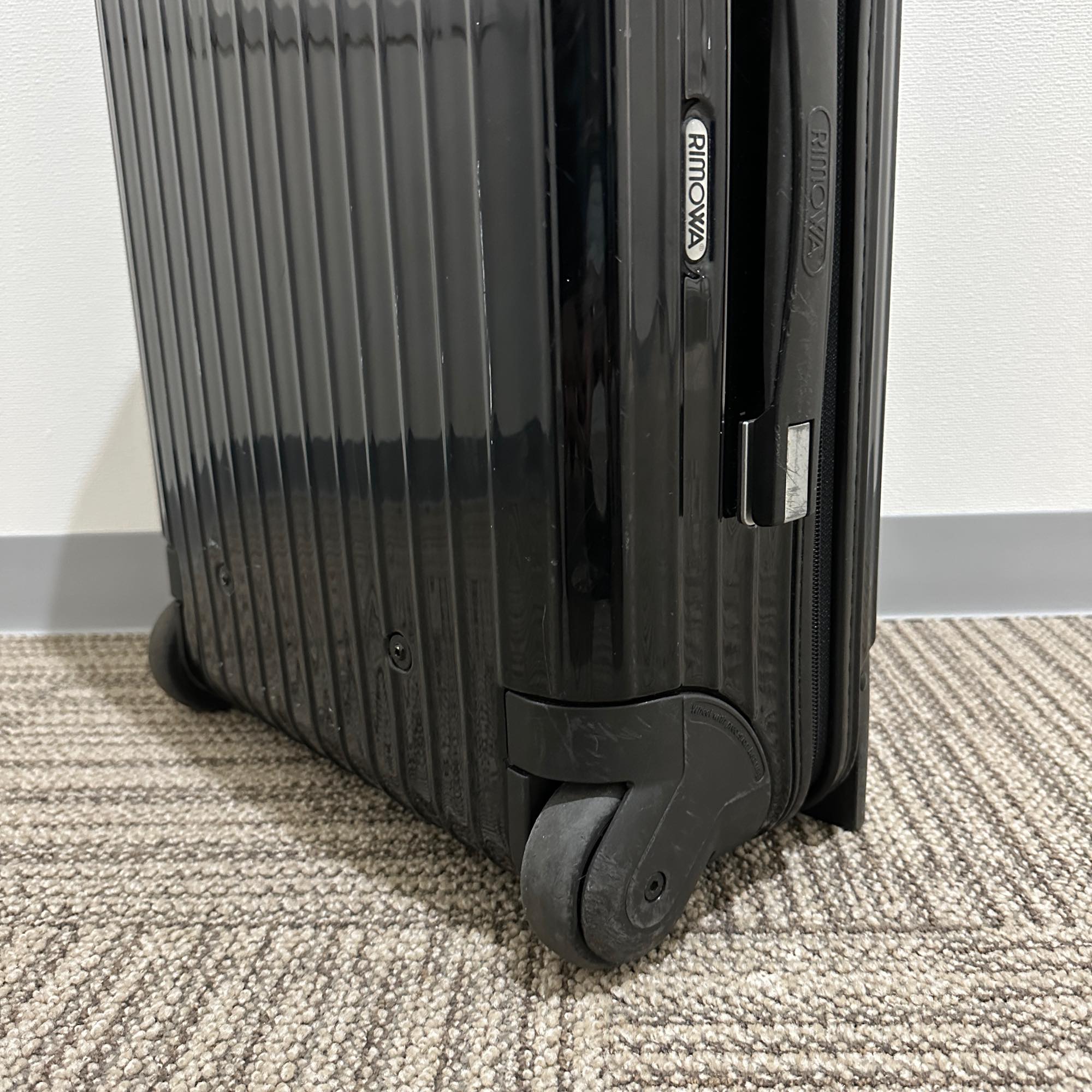 リモワ　サルサデラックス　850.52-3　33リットル　中古商品　2輪