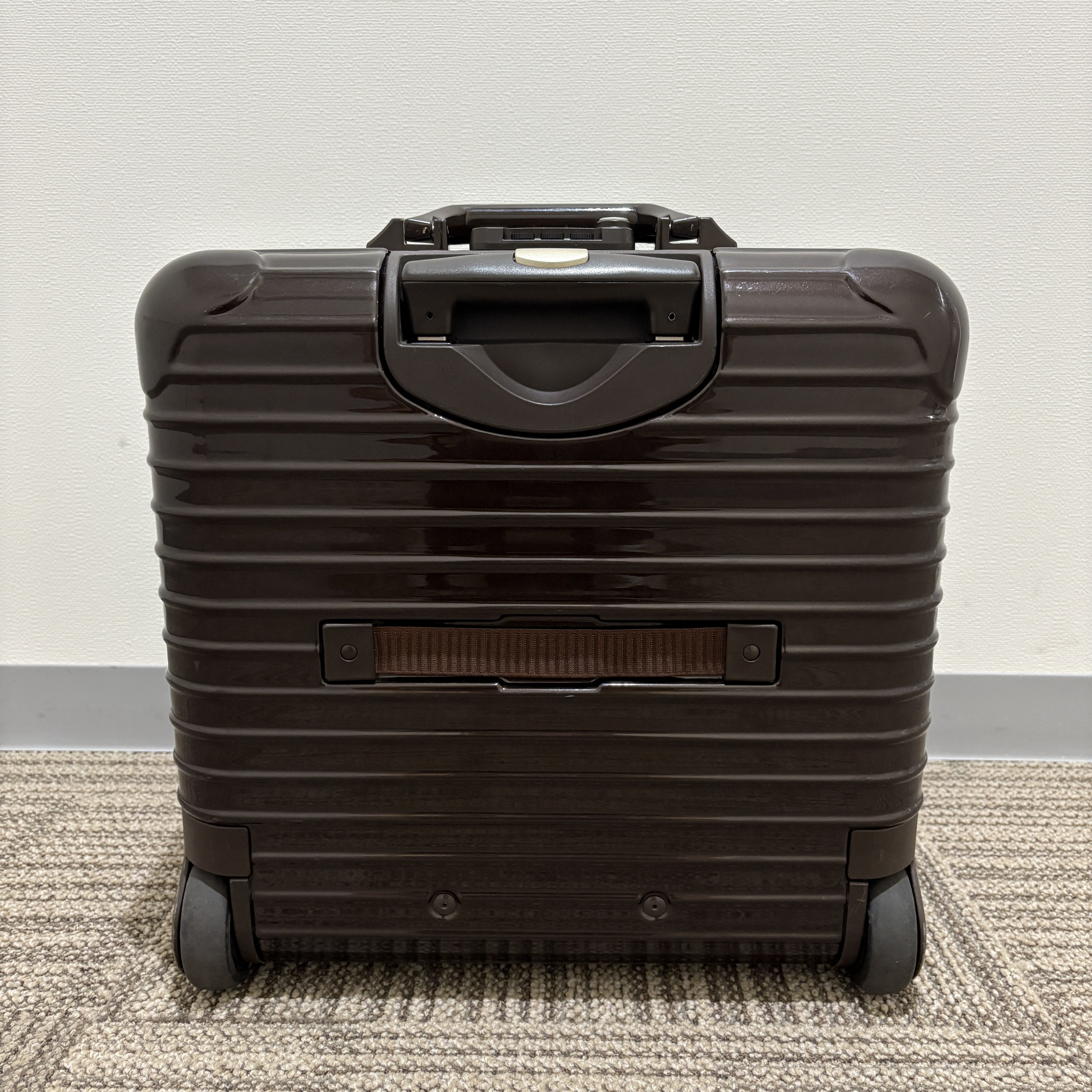 リモワ　サルサデラックス　852.40-3 　中古美品　25リットル　2輪