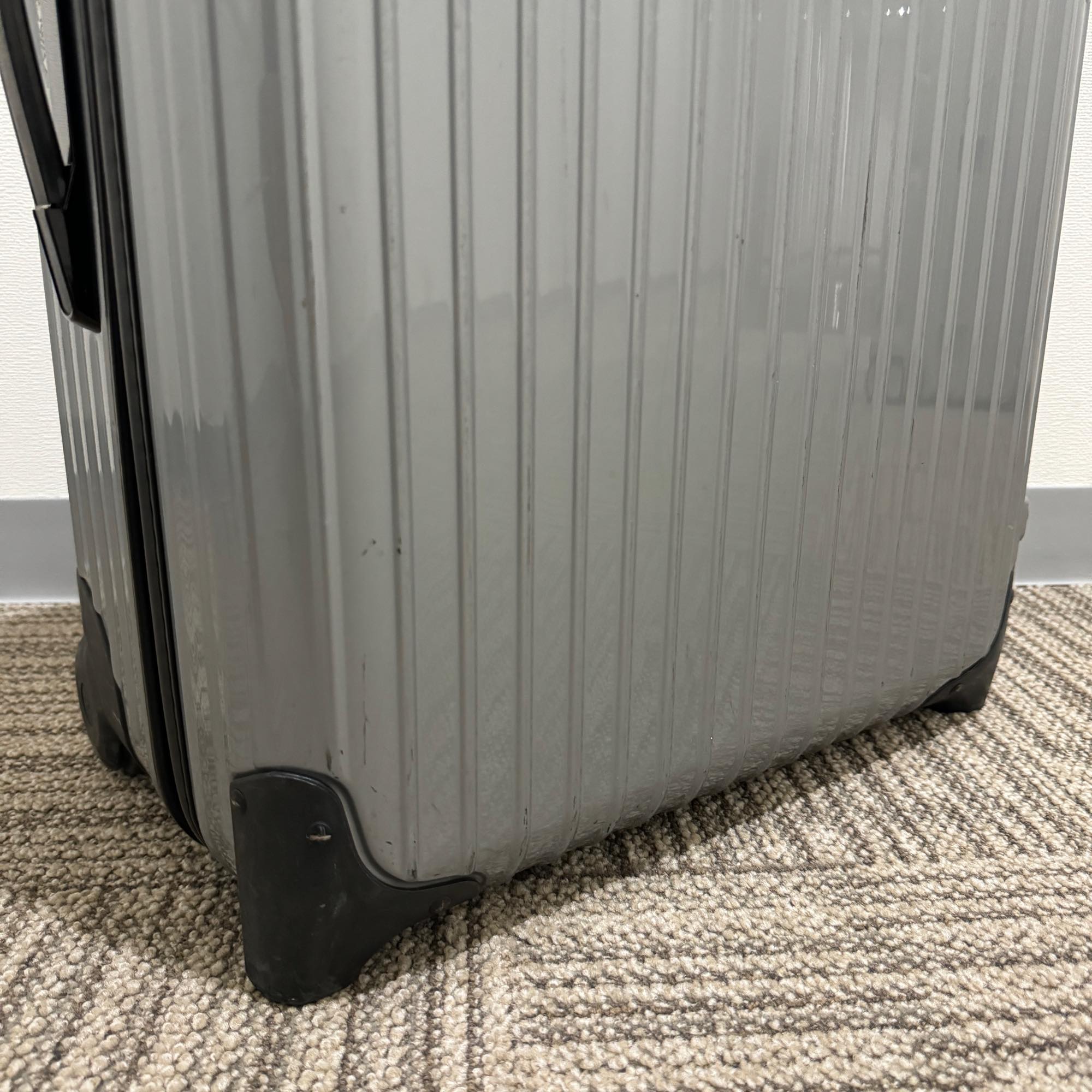 リモワ　サルサ　中古商品　856.63-3　63リットル　2輪