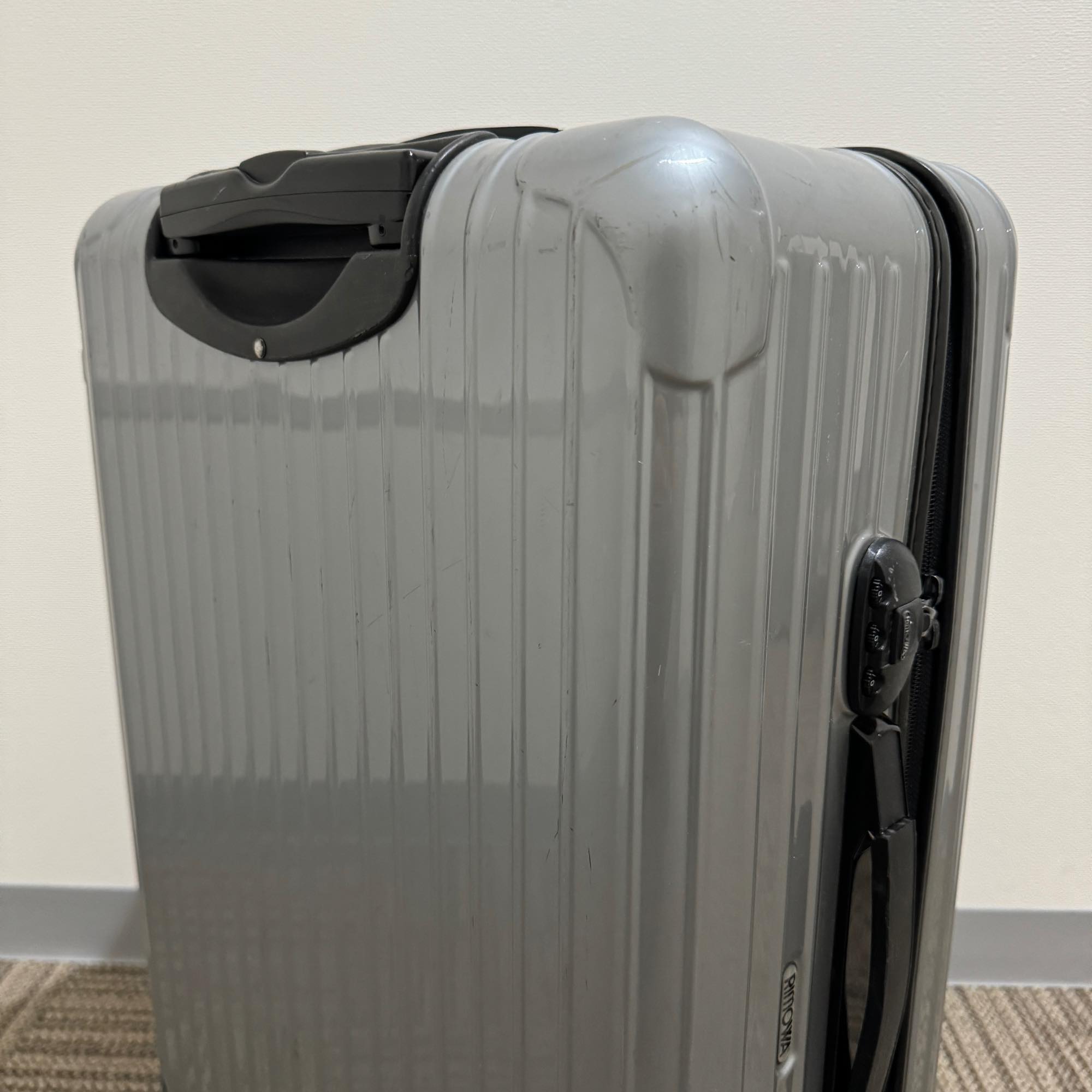 リモワ　サルサ　中古商品　856.63-3　63リットル　2輪