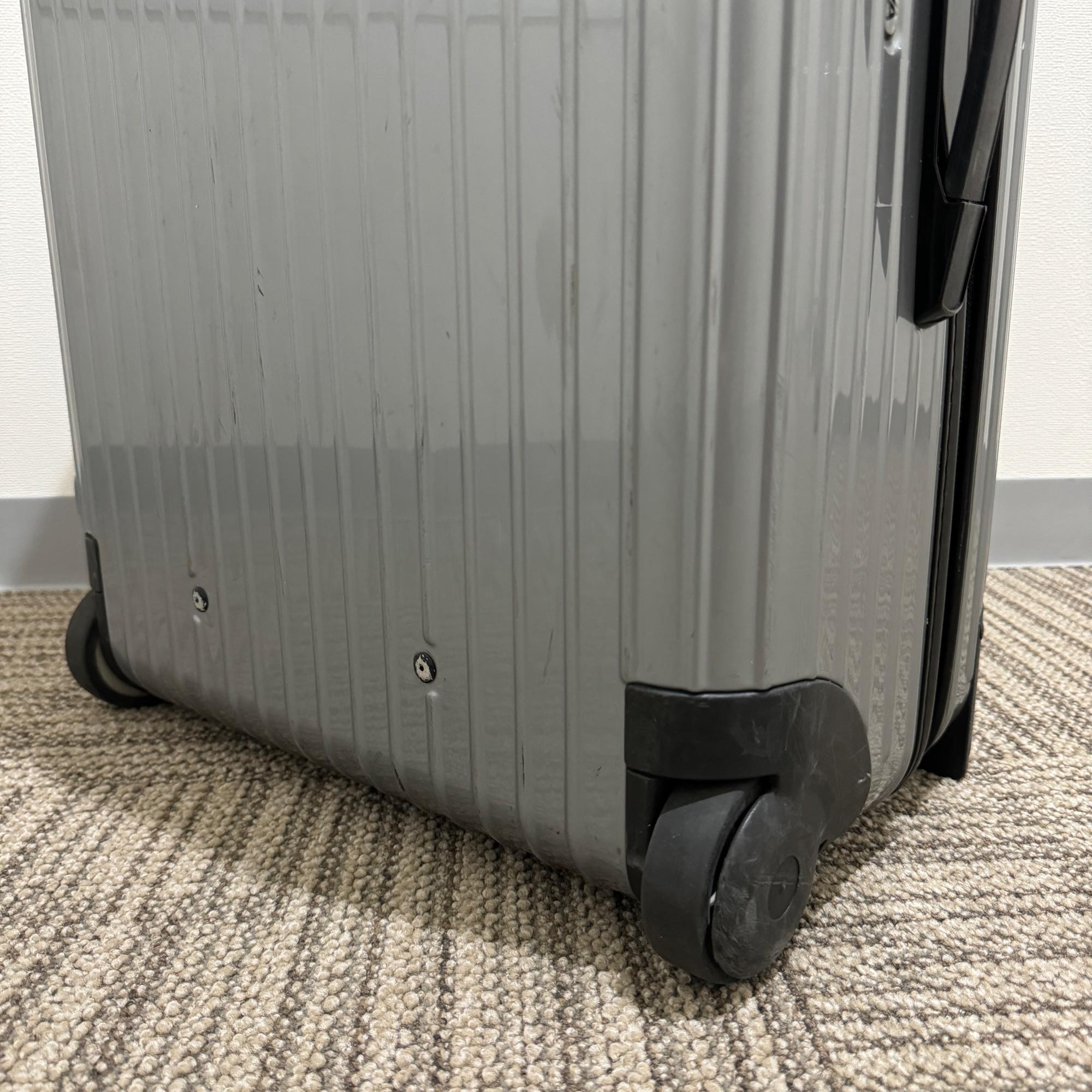 リモワ　サルサ　中古商品　856.63-3　63リットル　2輪