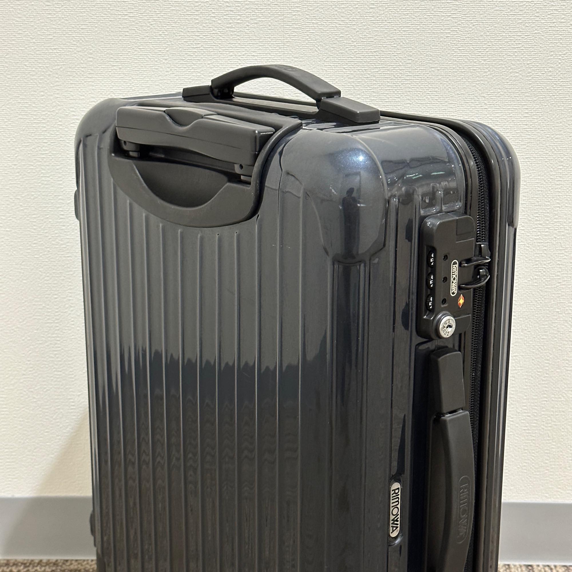 リモワ　サルサ　中古美品　857.52-3　35リットル　2輪
