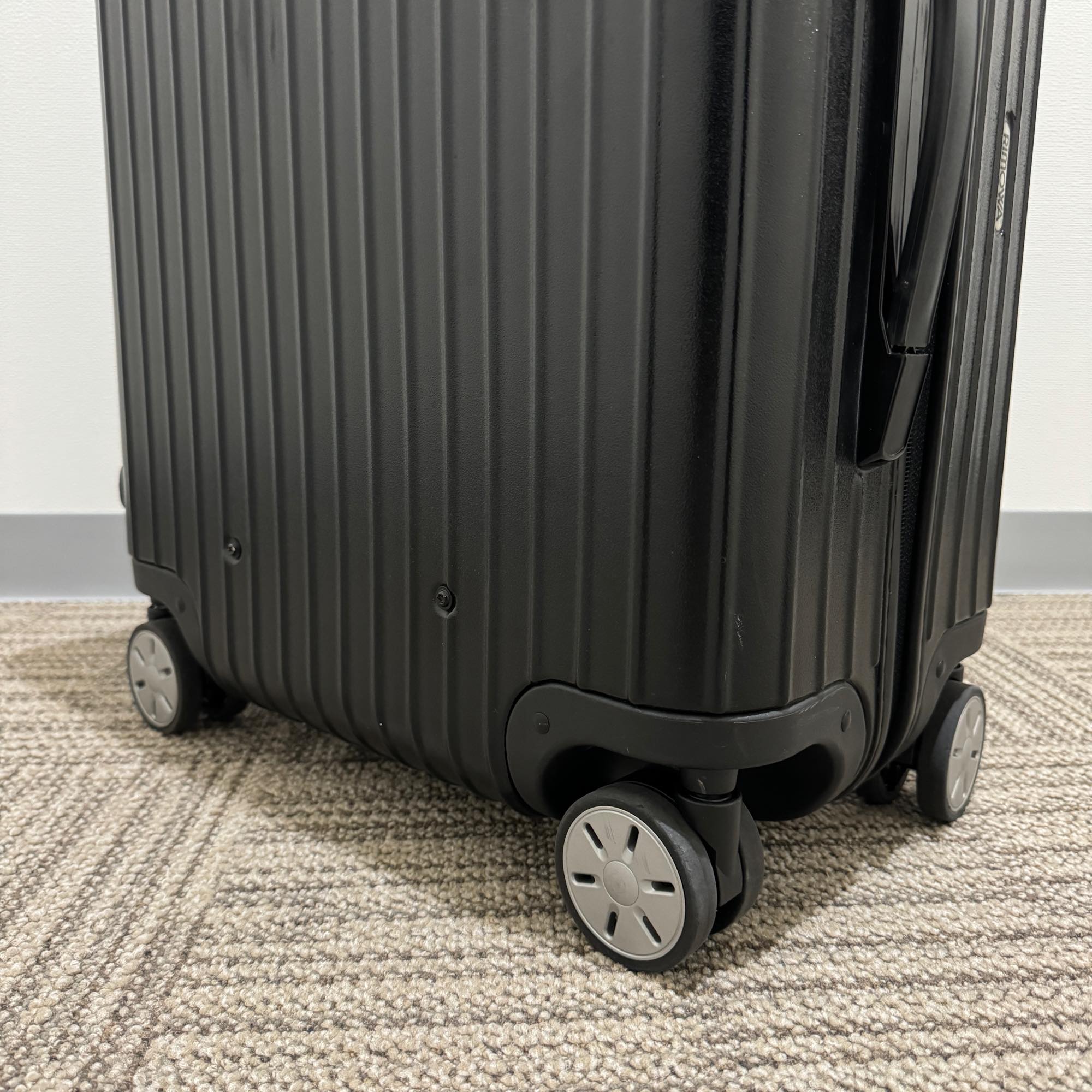 リモワ　サルサ　U871.56-3　48リットル　中古美品　4輪