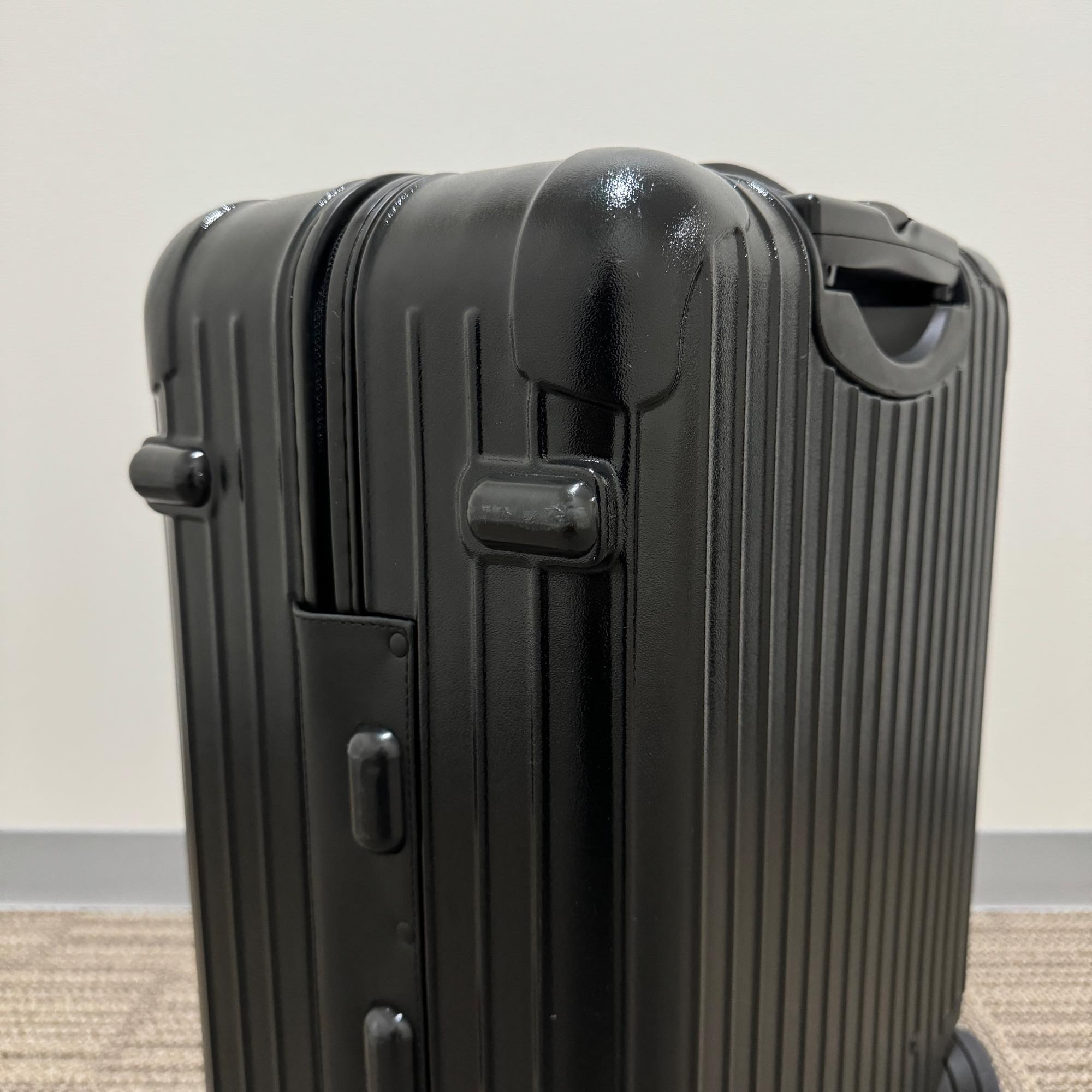 リモワ　サルサ　U871.56-3　48リットル　中古美品　4輪