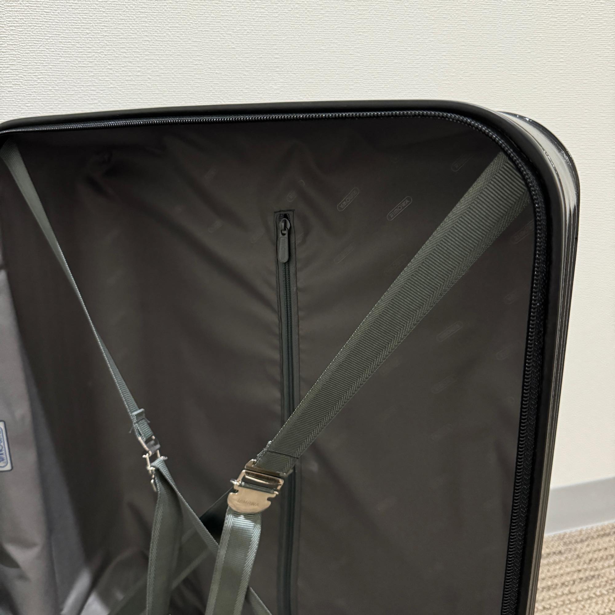 リモワ　サルサ　U871.56-3　48リットル　中古美品　4輪