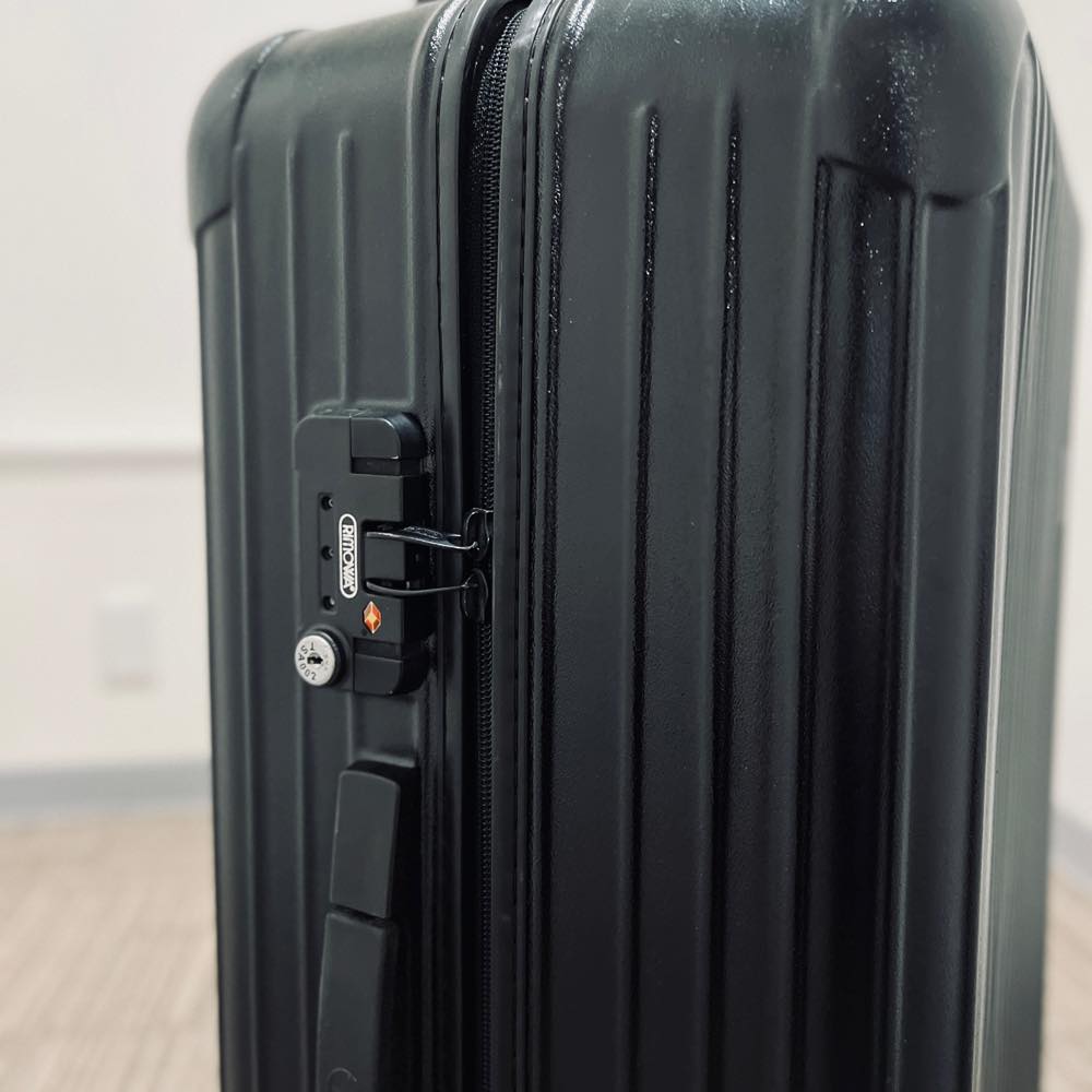 リモワ　サルサ　中古商品　871.70-3　82リットル　4輪
