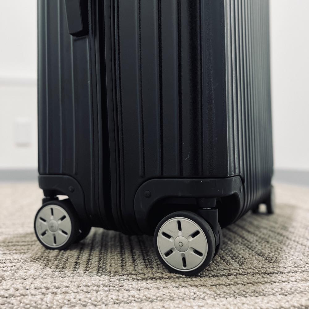 リモワ　サルサ　中古商品　871.70-3　82リットル　4輪