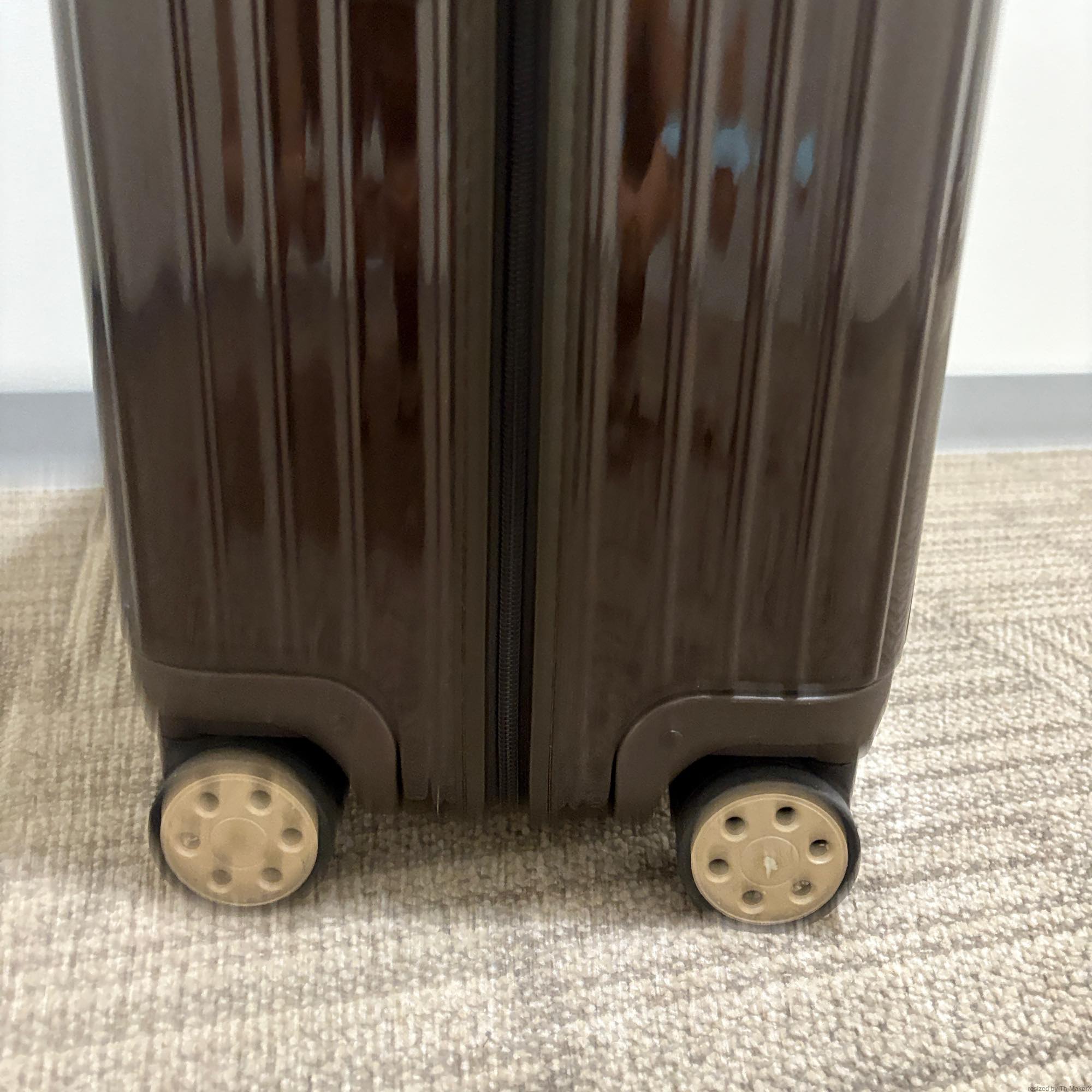 リモワ　サルサデラックス　872.77-3　中古美品　104リットル　4輪