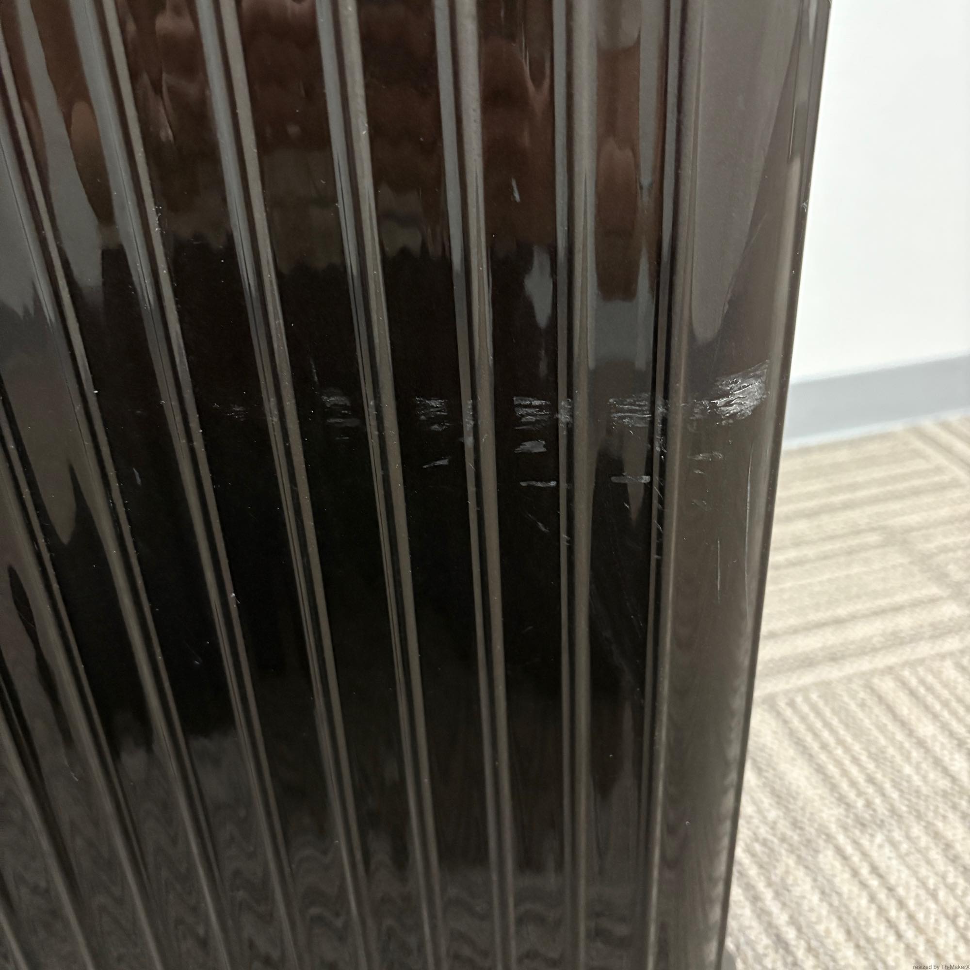 リモワ　サルサデラックス　872.77-3　中古美品　104リットル　4輪