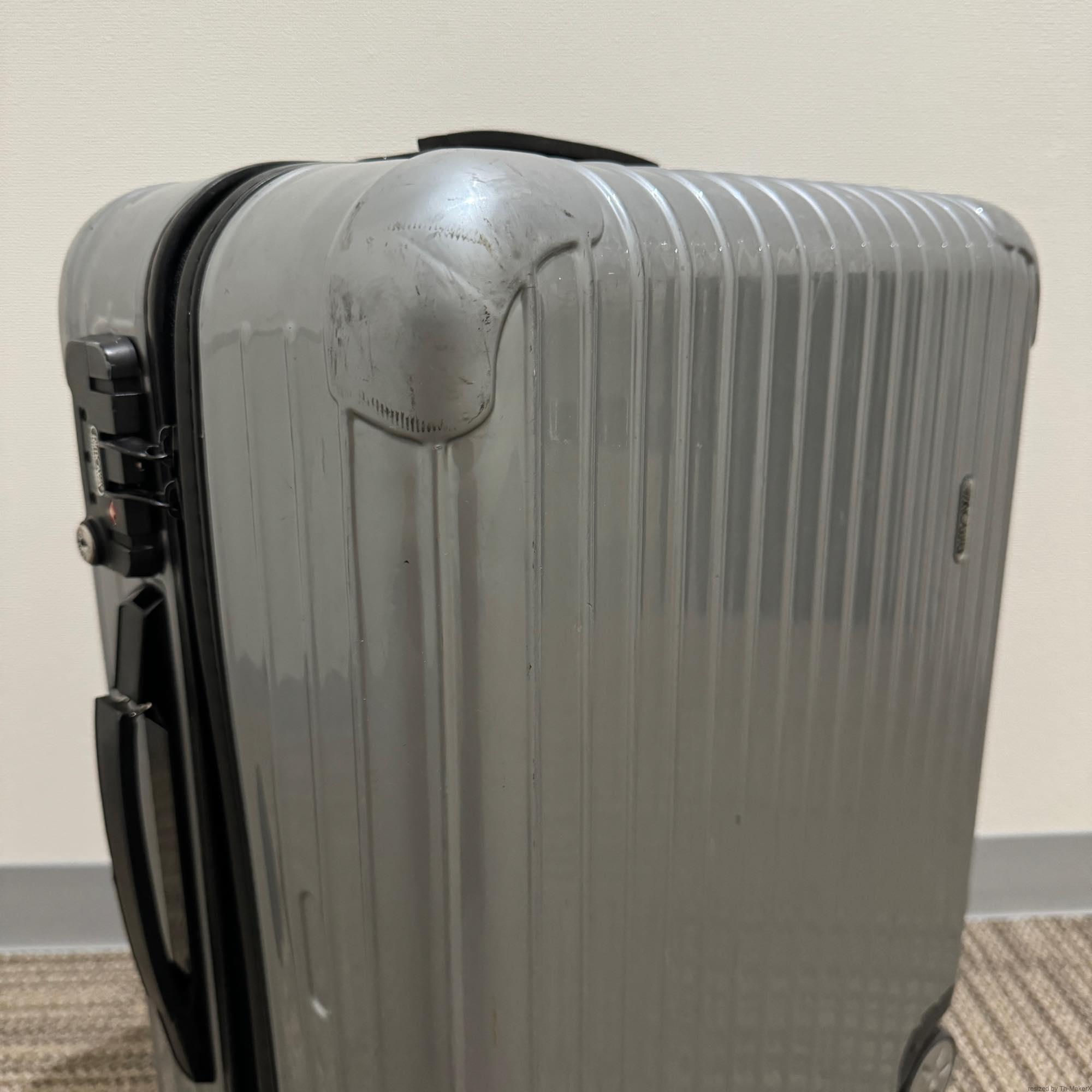 リモワ　サルサ　876.56-3　48リットル　中古商品　4輪