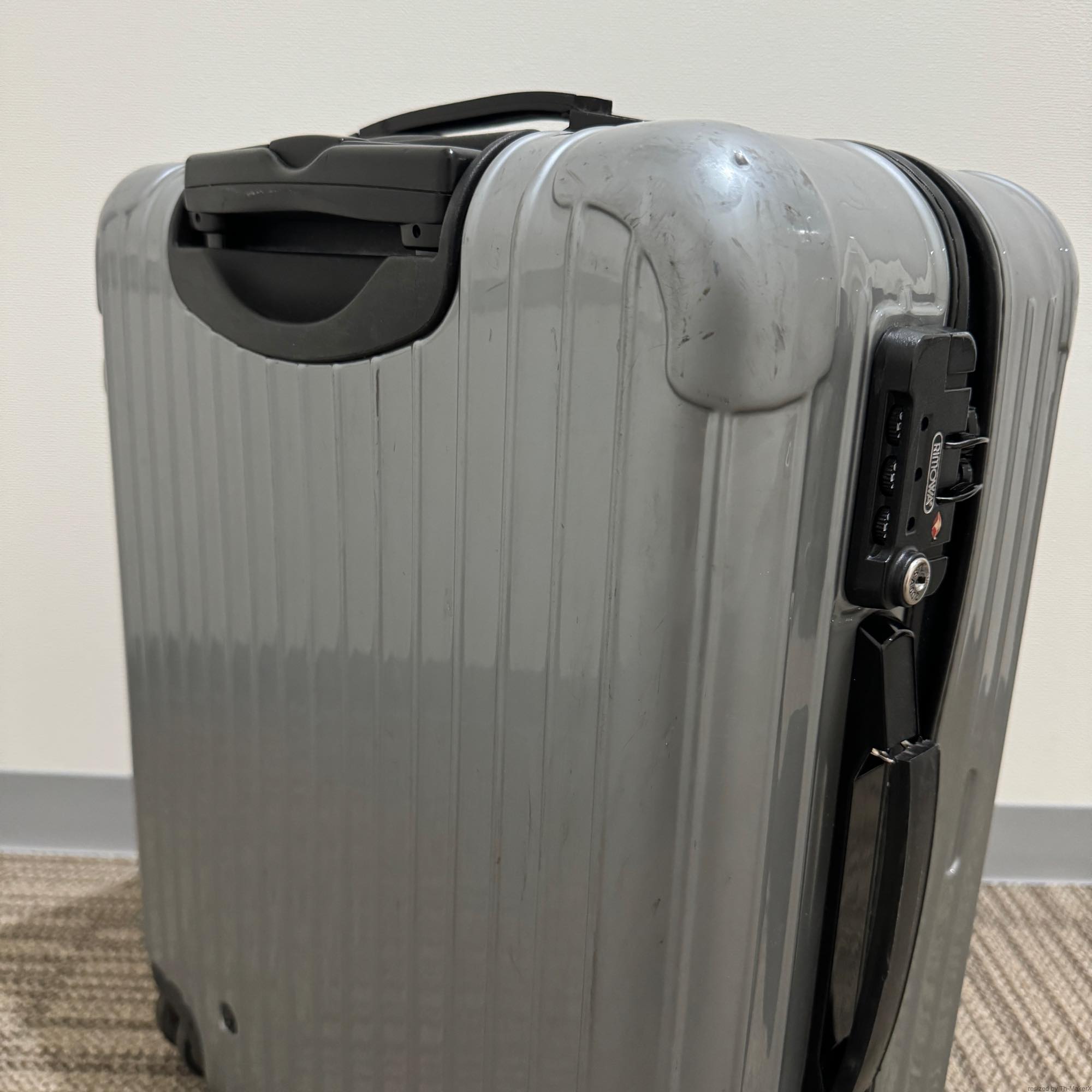 リモワ　サルサ　876.56-3　48リットル　中古商品　4輪