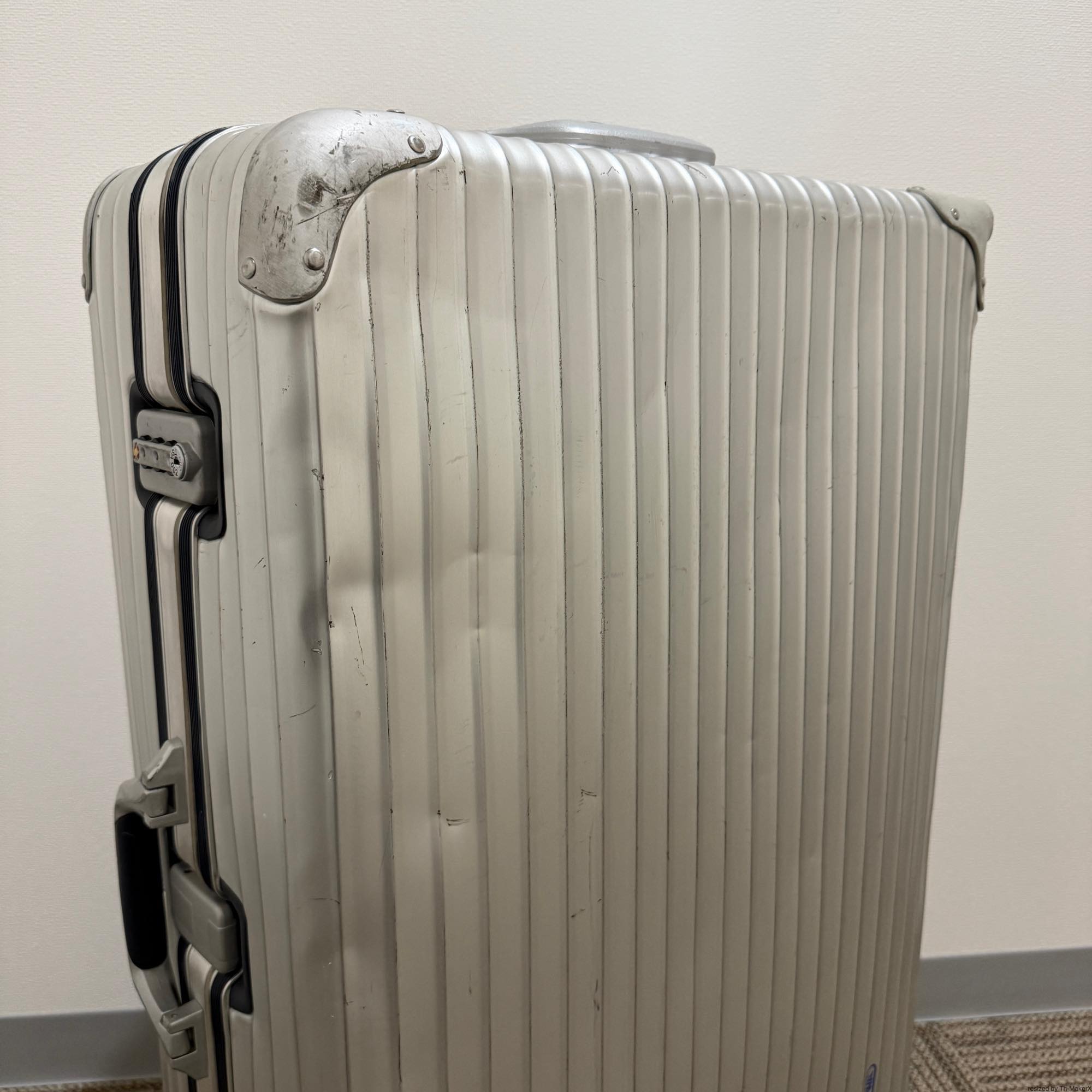 リモワ　シルバーインテグラル　中古商品　U923.77-3　104リットル　4輪