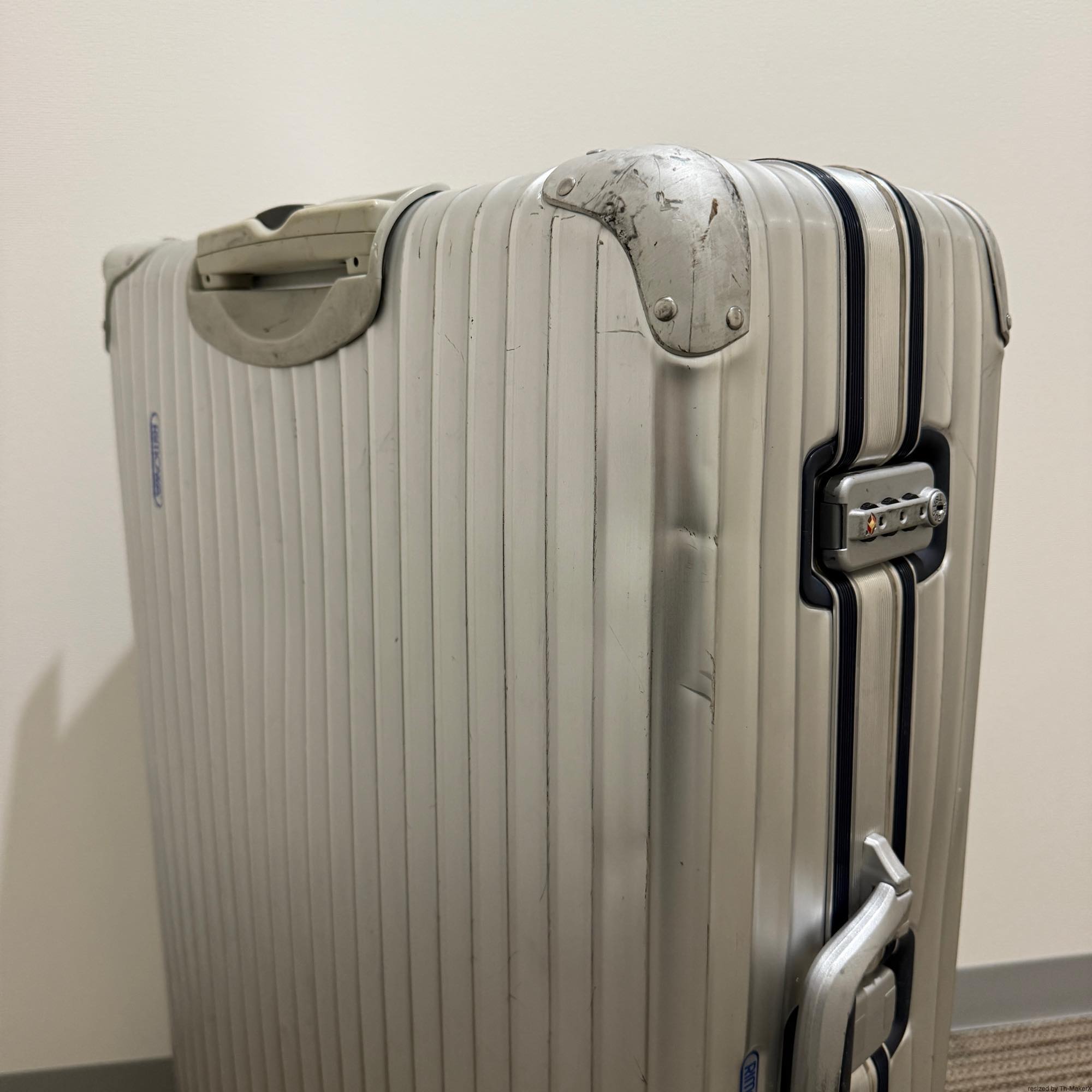 リモワ　シルバーインテグラル　中古商品　U923.77-3　104リットル　4輪