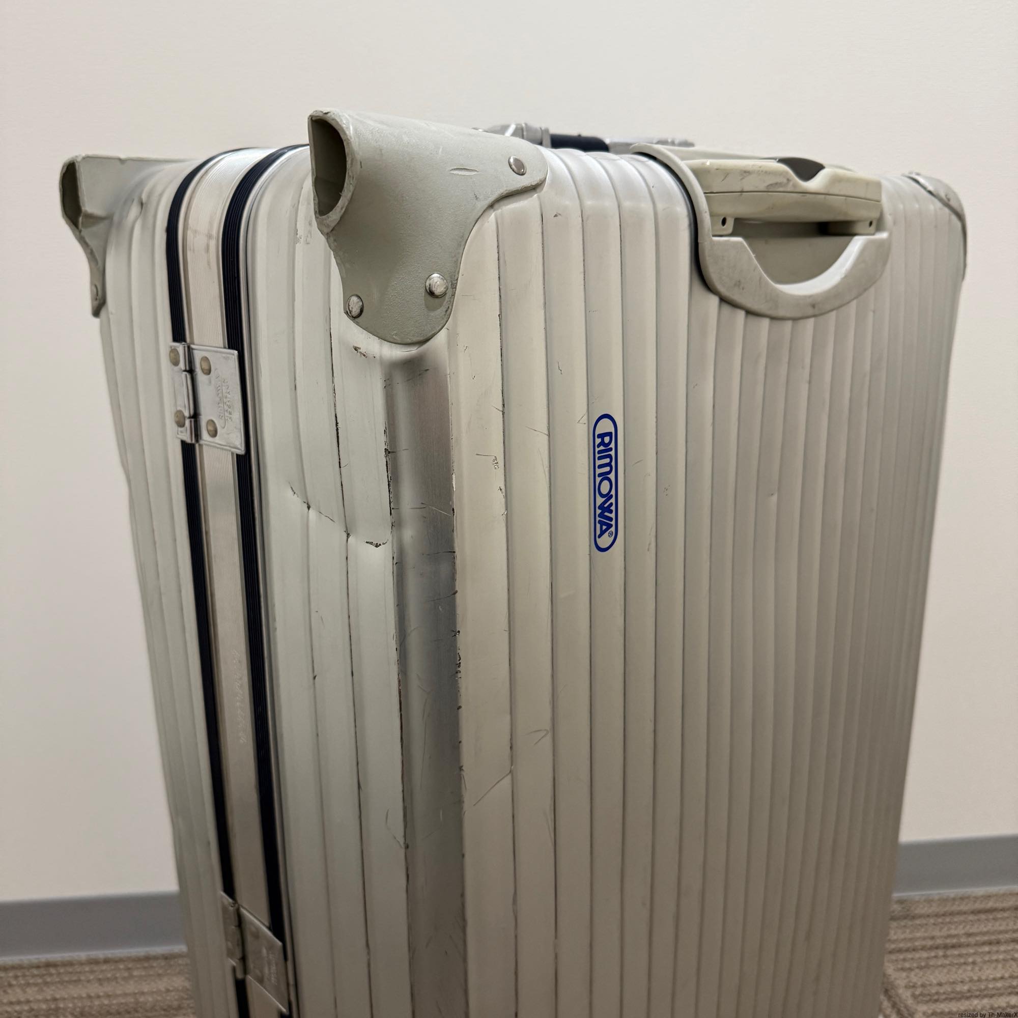 リモワ　シルバーインテグラル　中古商品　U923.77-3　104リットル　4輪