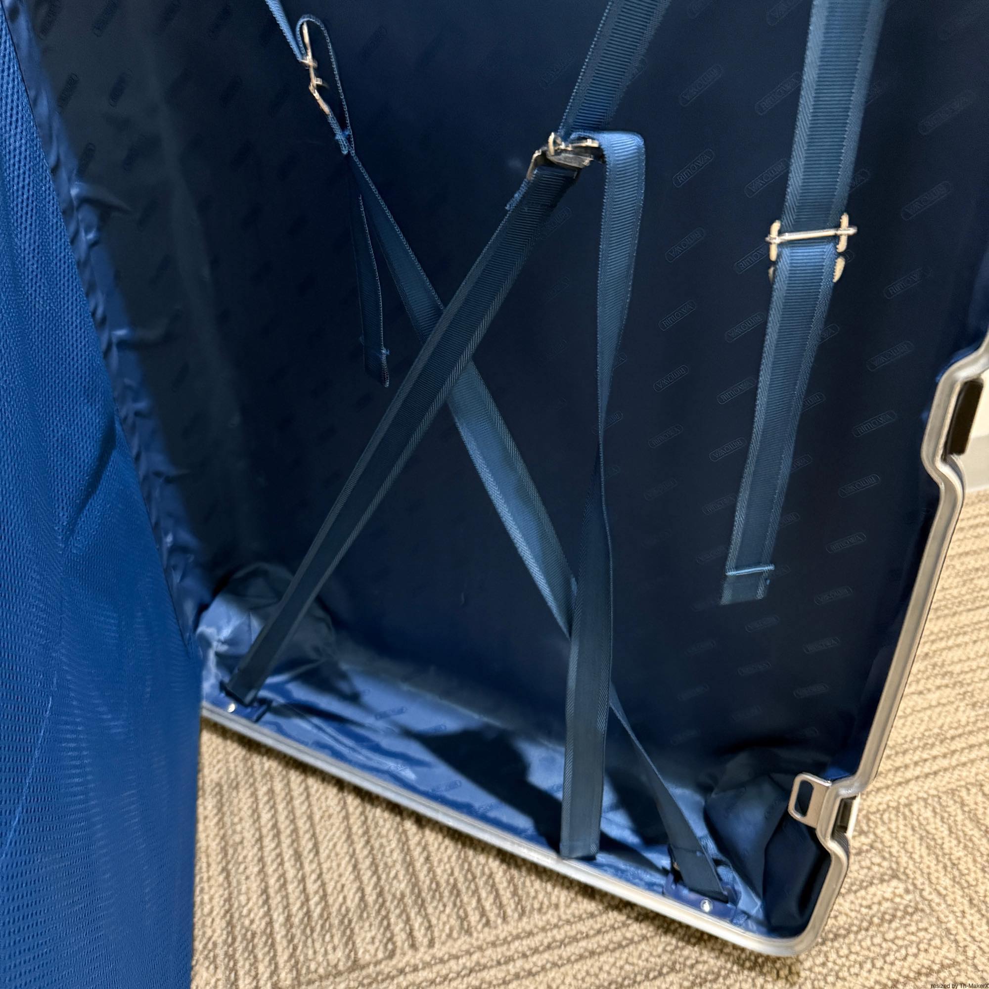 リモワ　シルバーインテグラル　中古商品　U923.77-3　104リットル　4輪