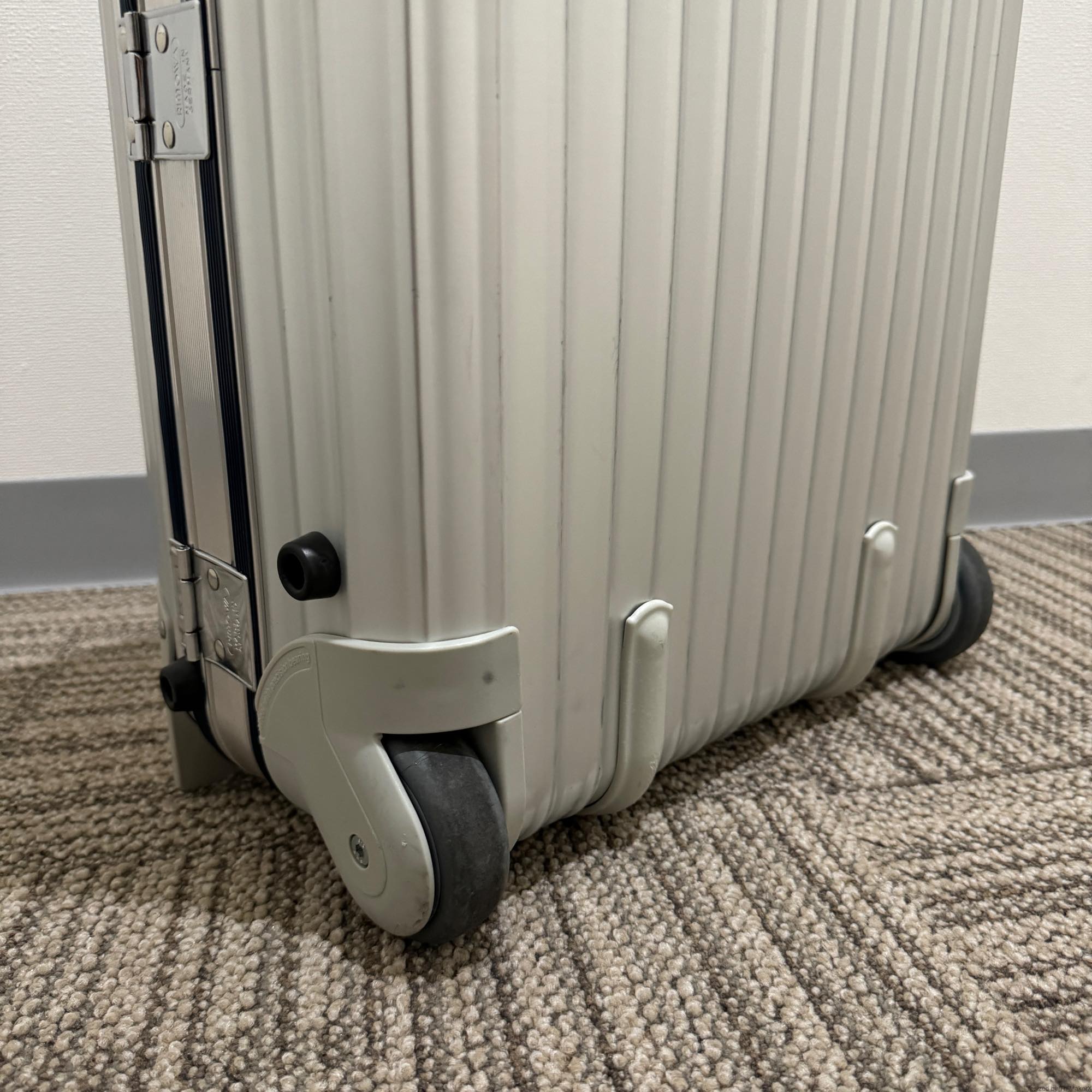 リモワ　シルバーインテグラル　925.52-3　35リットル　中古美品　2輪