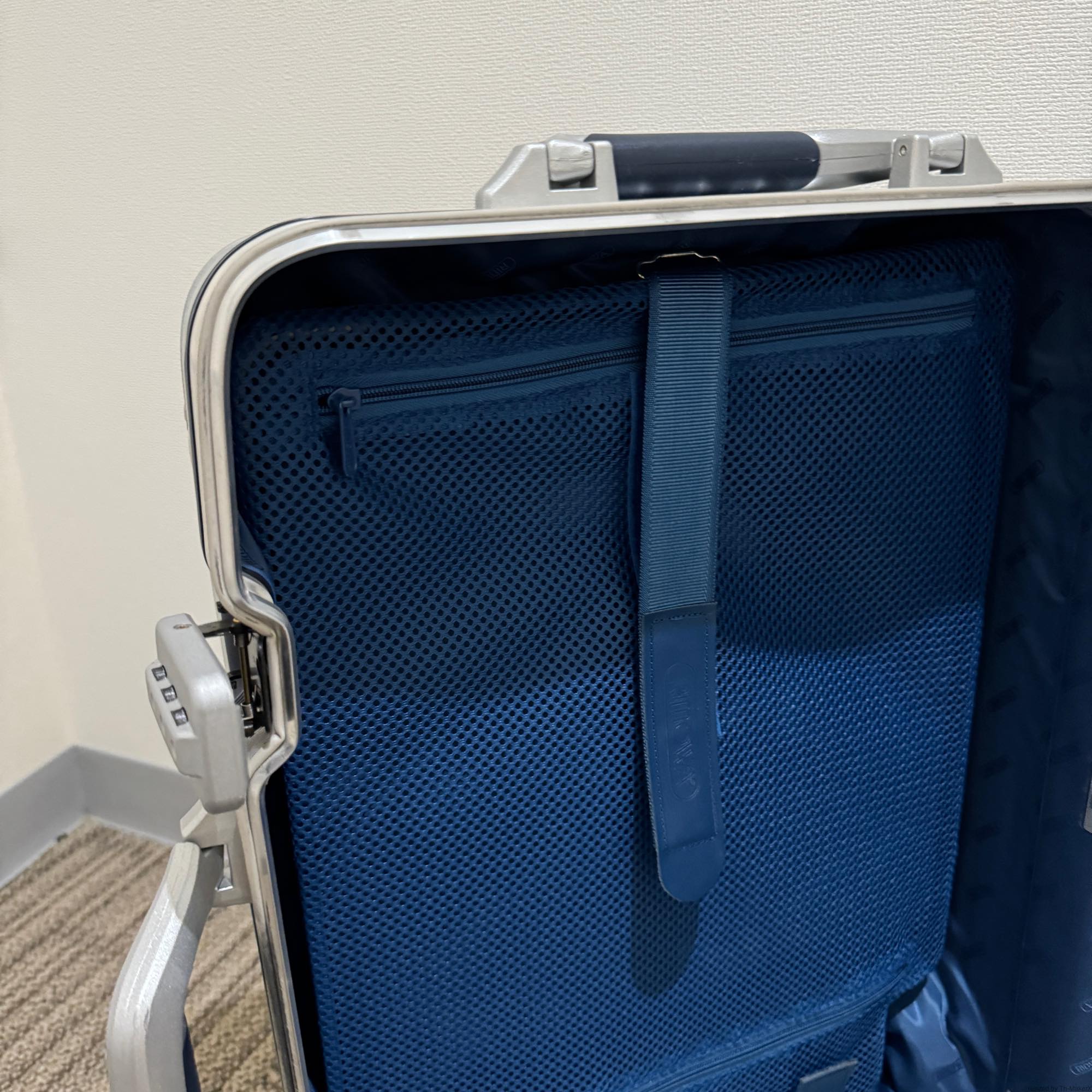 リモワ　シルバーインテグラル　925.52-3　35リットル　中古美品　2輪