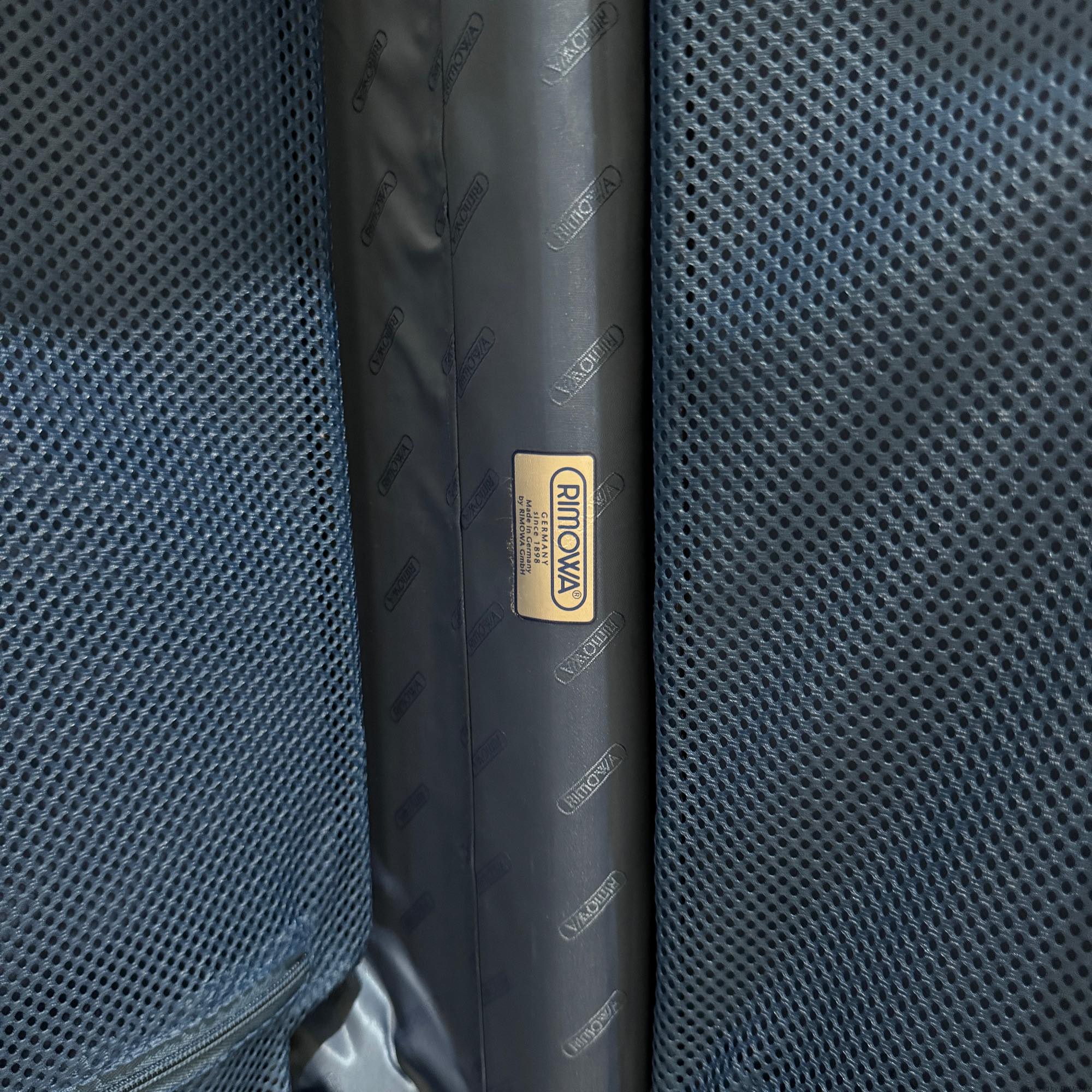 リモワ　シルバーインテグラル　925.52-3　35リットル　中古美品　2輪
