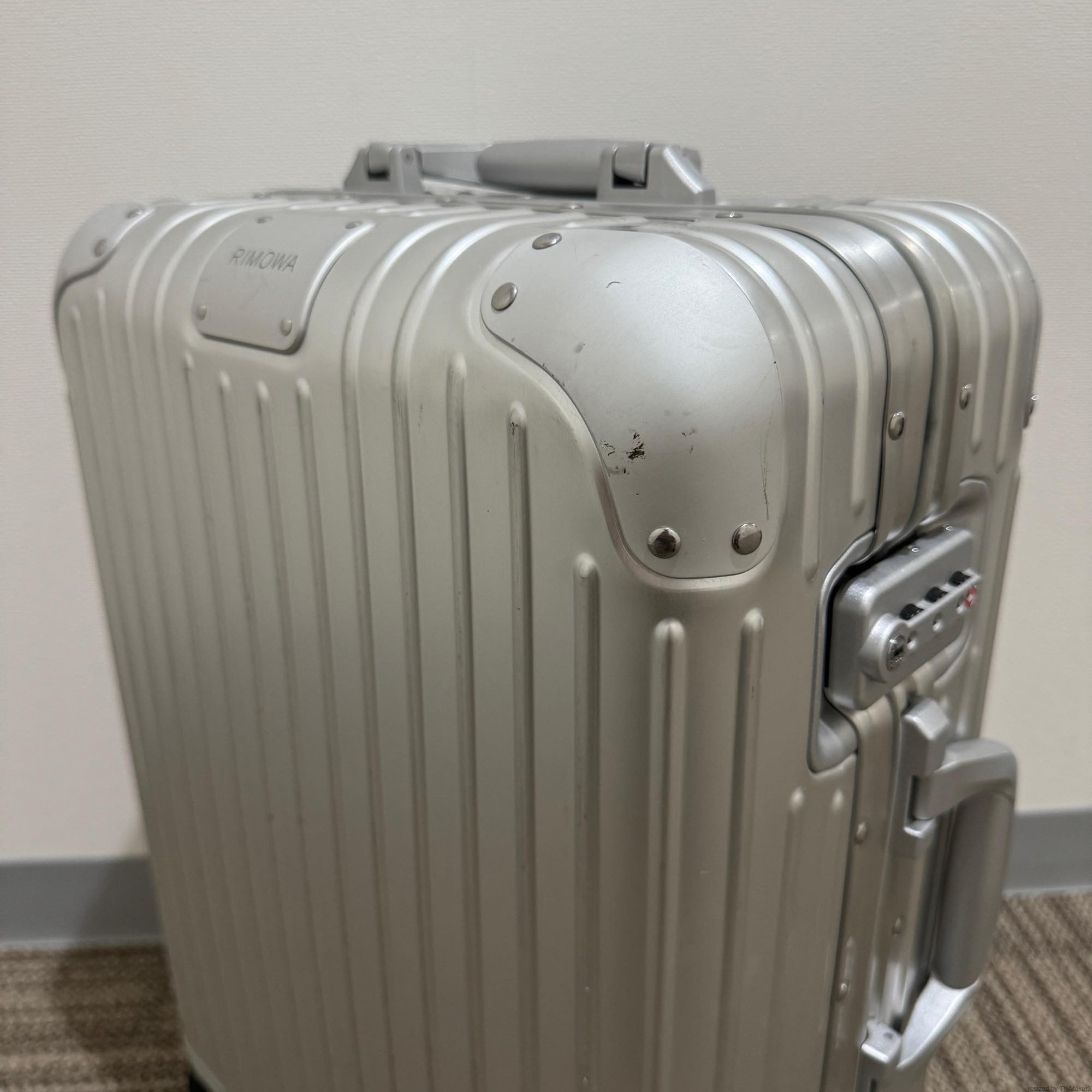 リモワ　オリジナル 925.53.00.4　キャビン　中古美品　35リットル　4輪