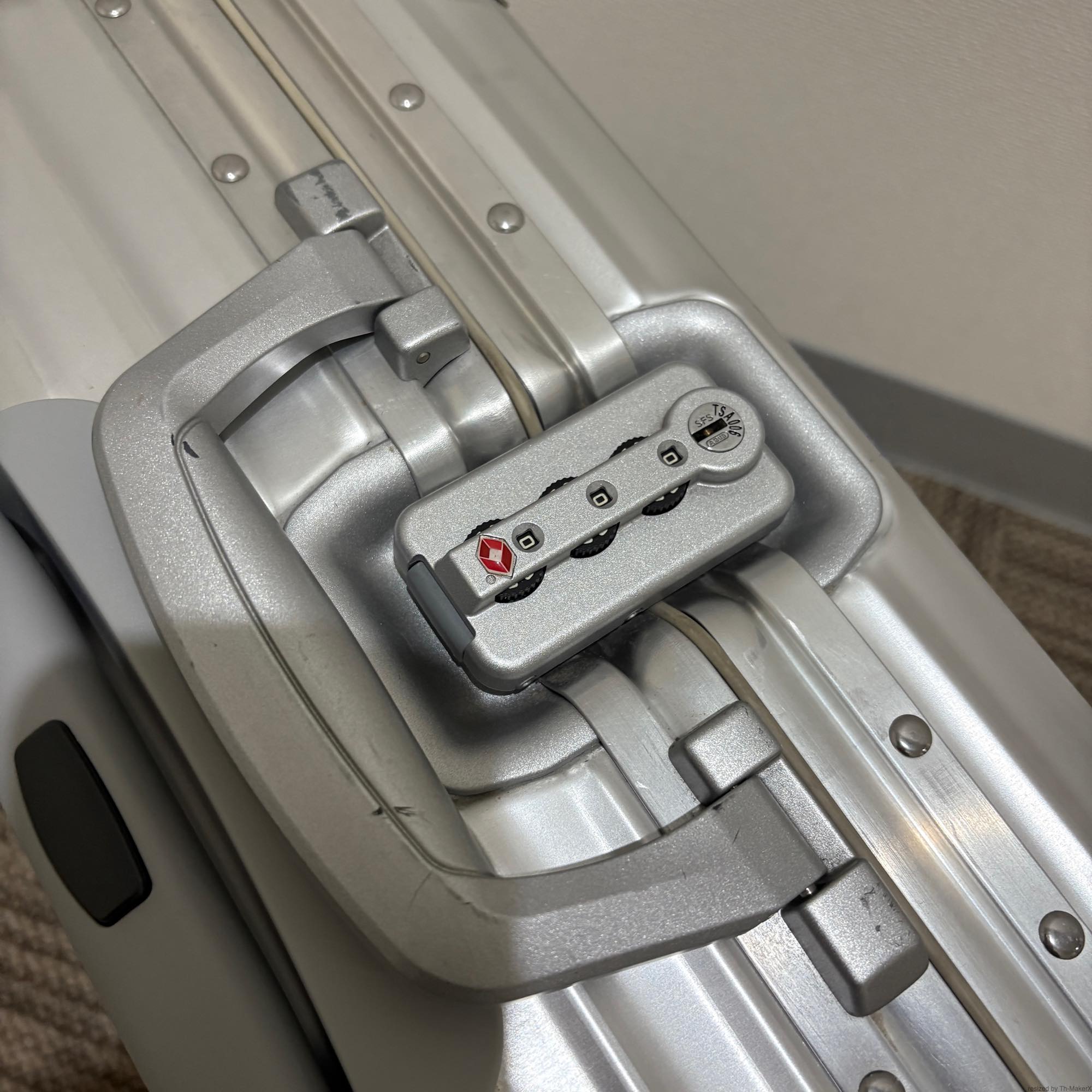 リモワ　トパーズ(オリジナル)　中古商品　U928.40-3　23リットル　2輪